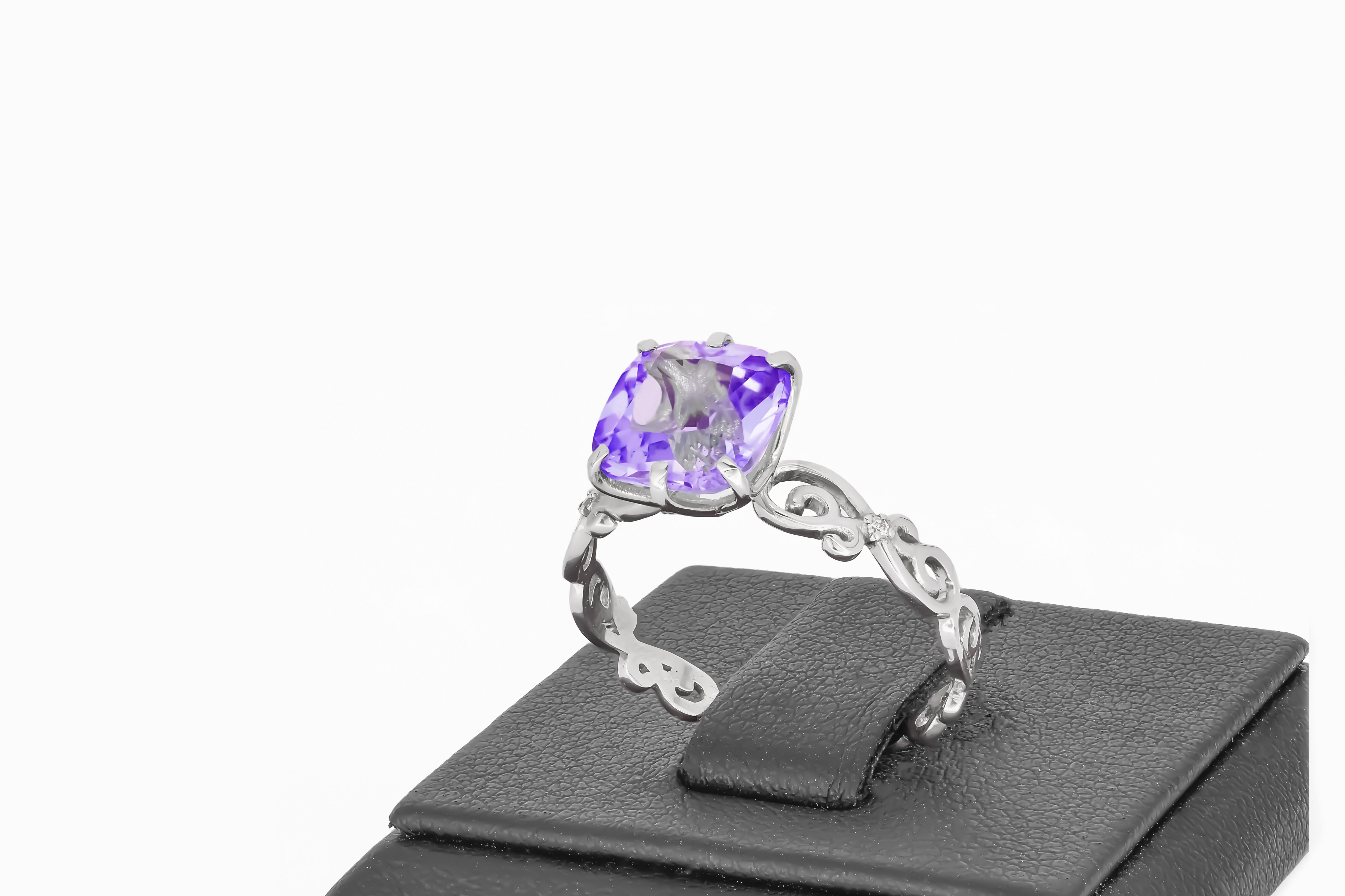 in vendita:  Amethyst and diamonds ring 5