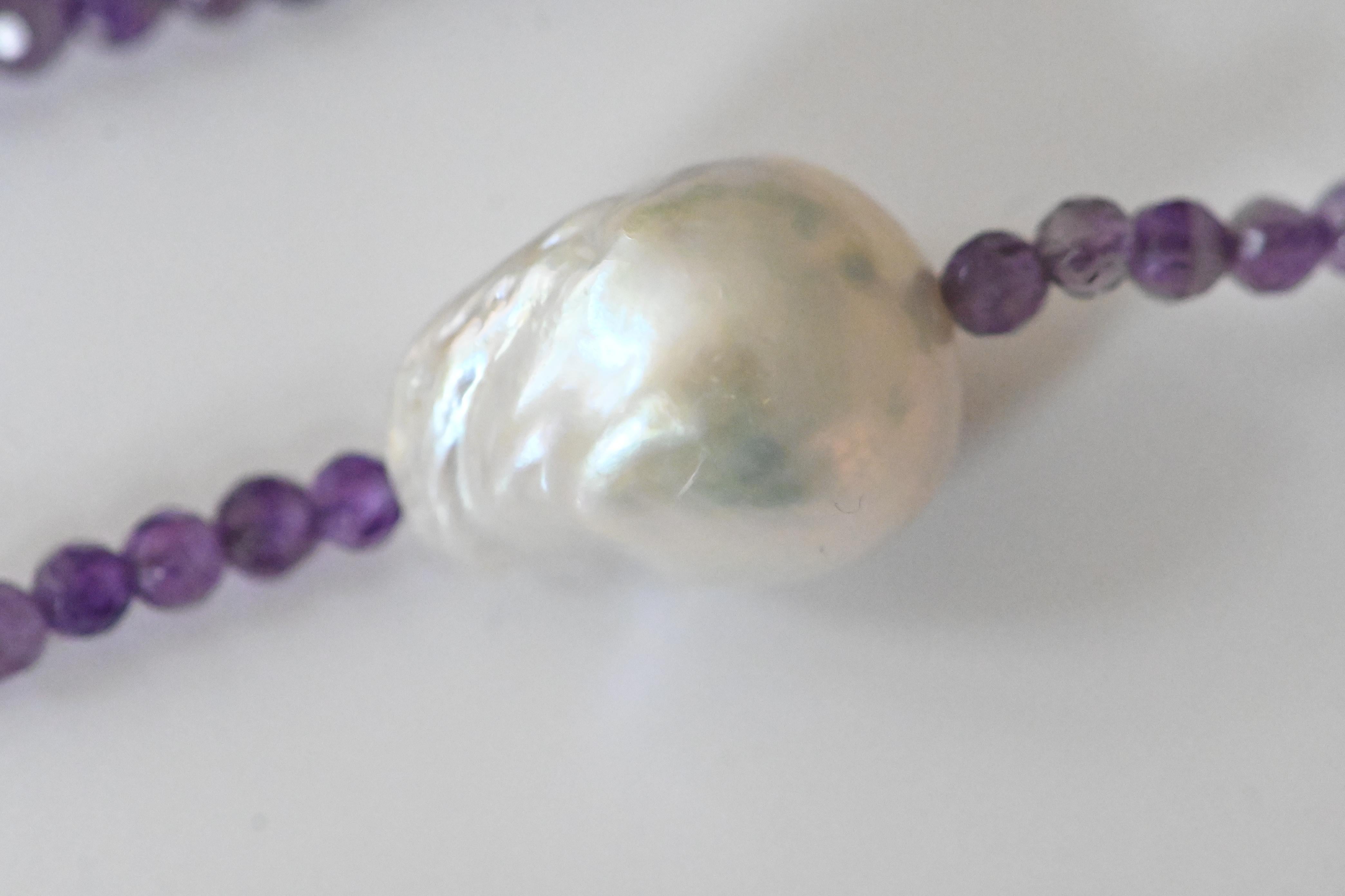 Collana di ametiste e perle d'acqua dolce In condizioni Nuovo in vendita a Vannes, FR