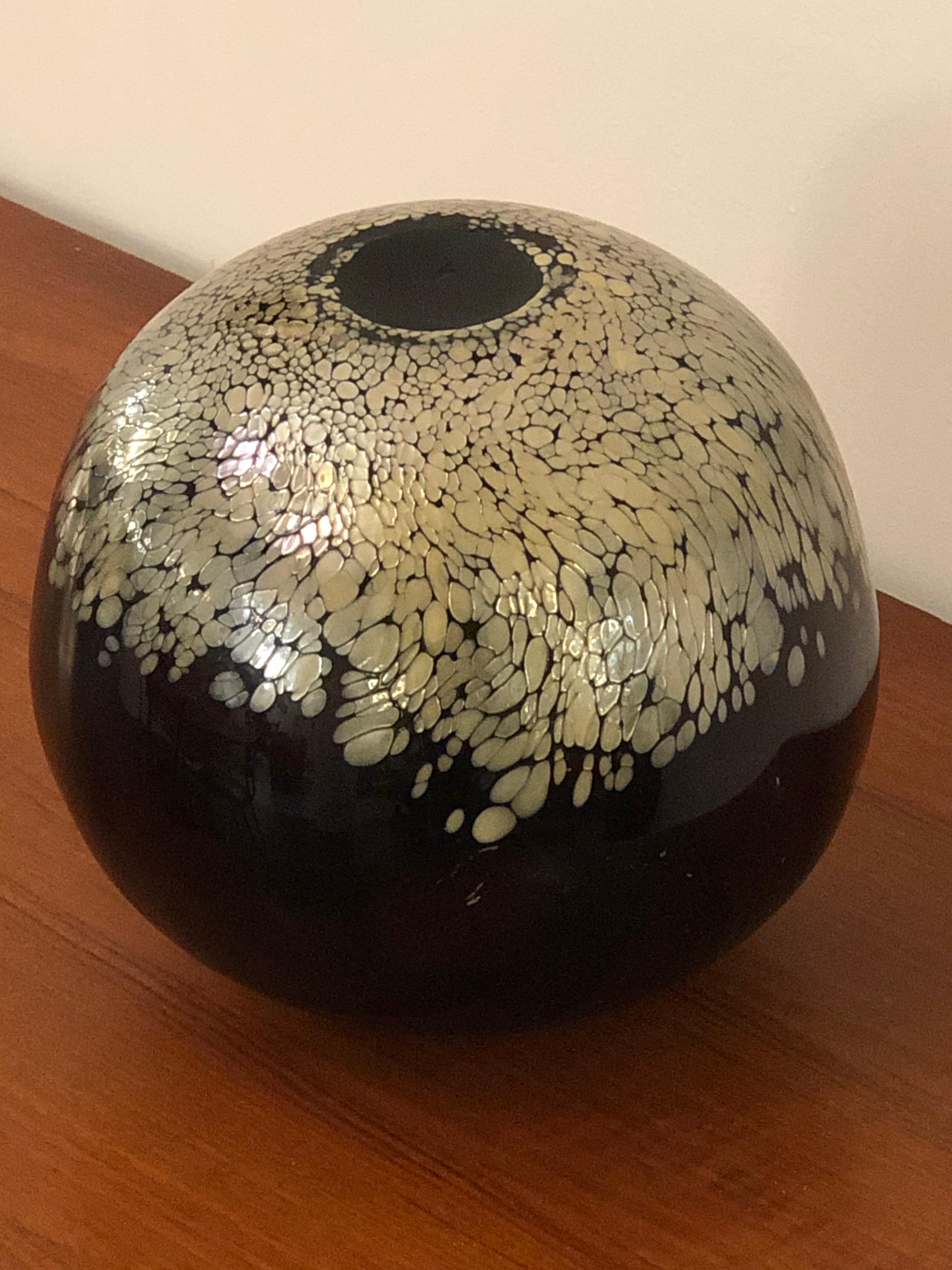 italien Vase en verre de Murano de couleur or et améthyste des années 1960 en vente