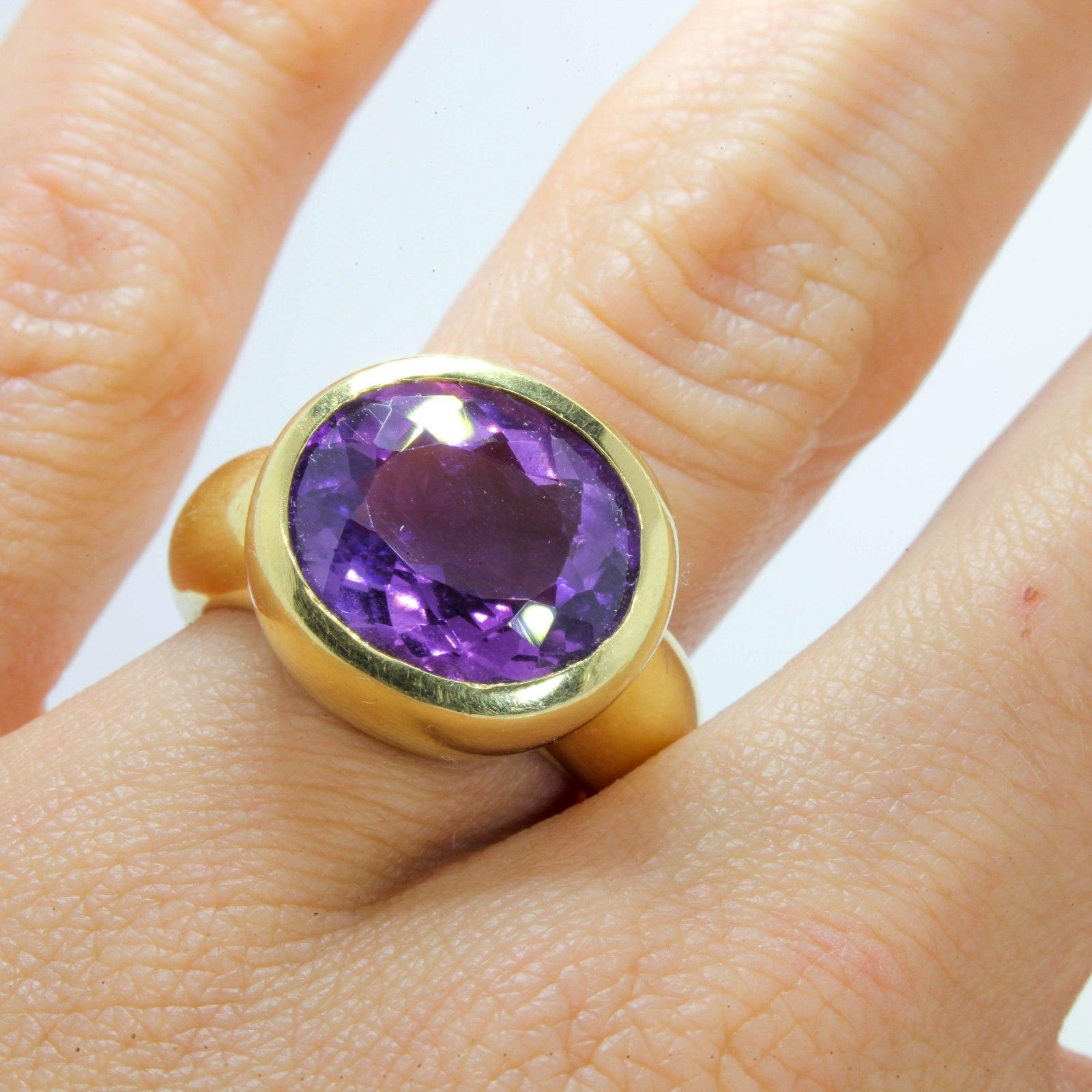 Oval Cut Amethyst and Gold Ring