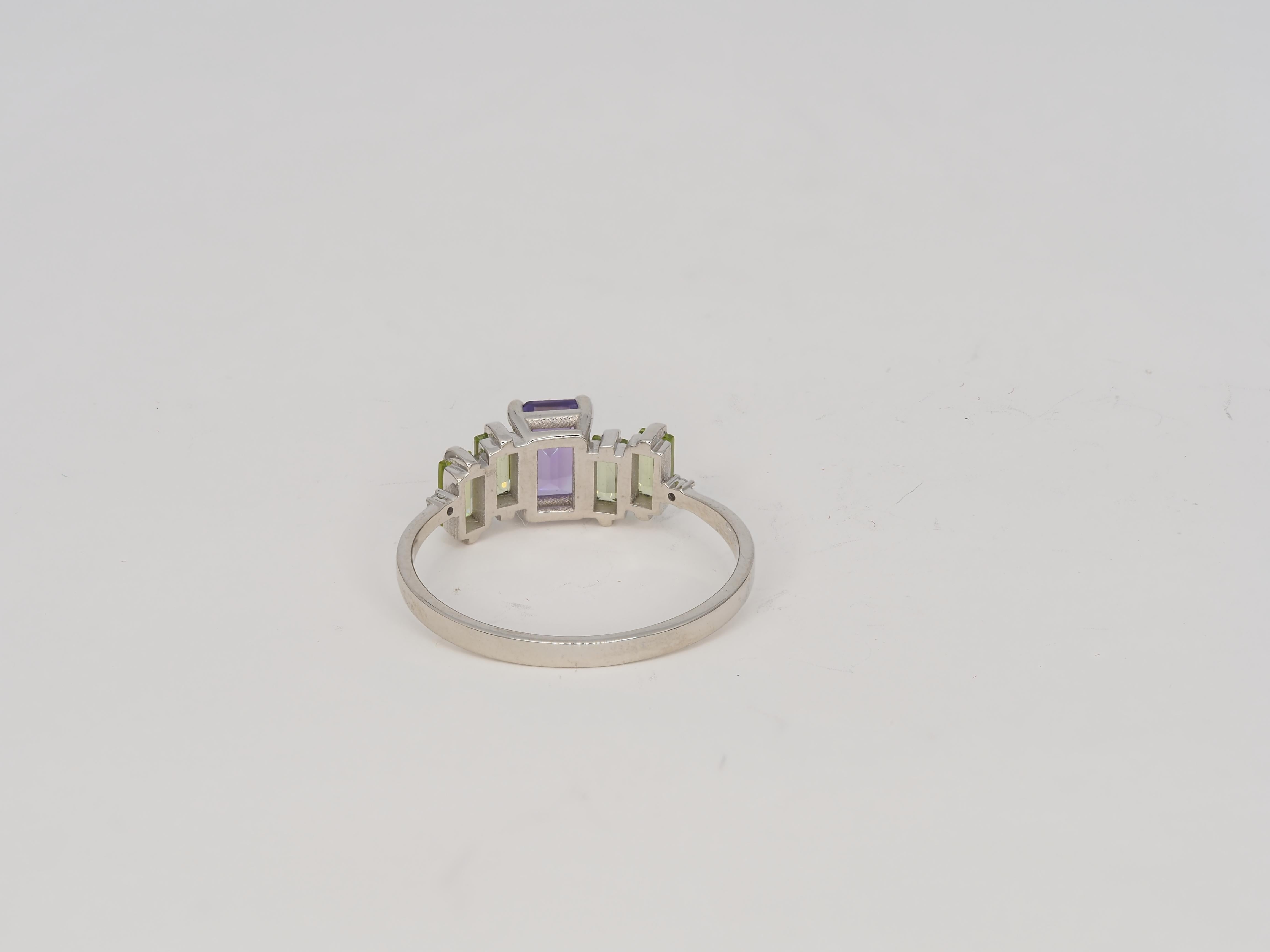 En vente :  Bague en or 14k améthyste et péridot 7