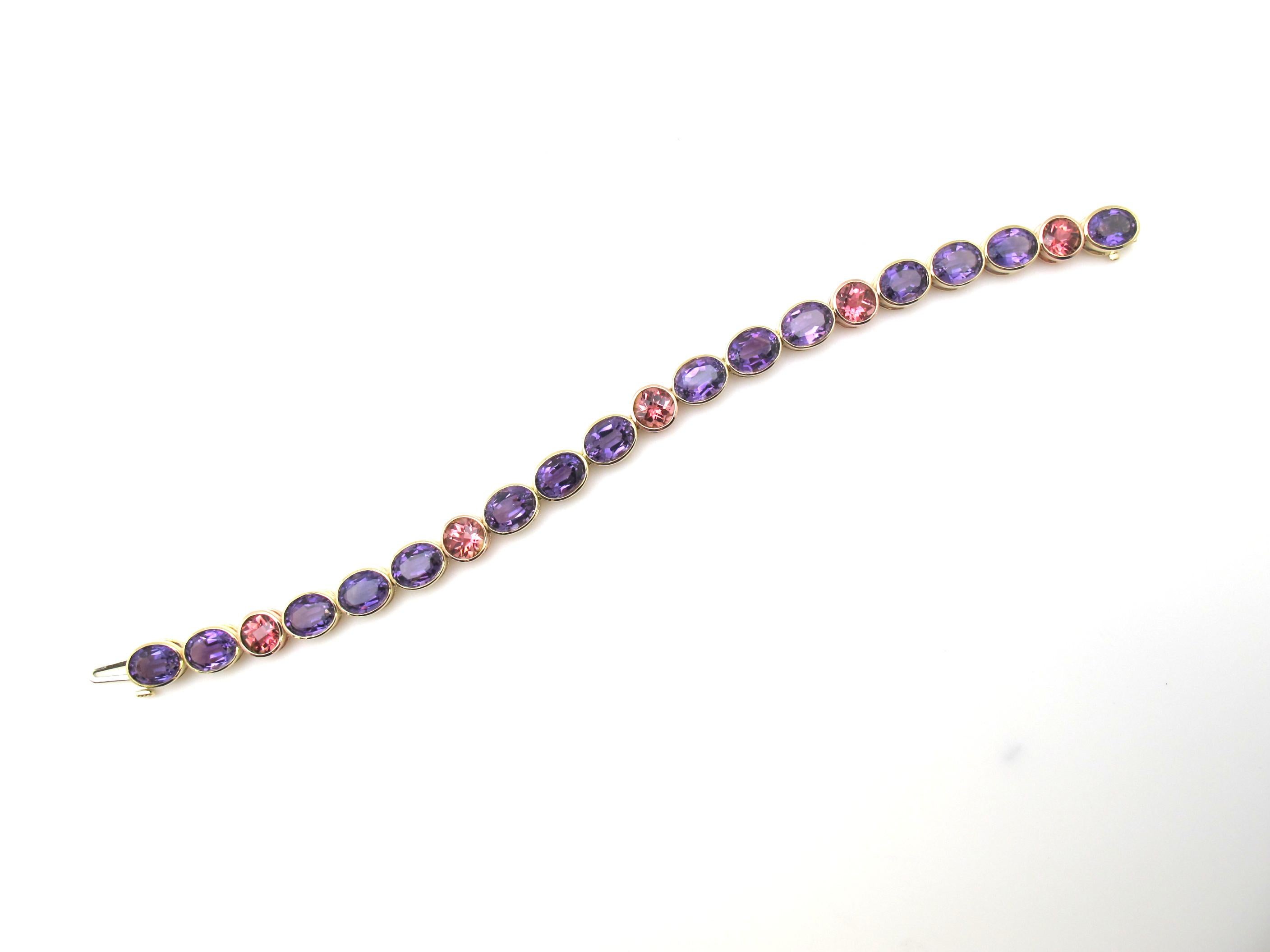 Amethyst and Pink Tourmaline, Yellow and Rose Gold Bezel Set Tennis Bracelet In New Condition For Sale In Los Angeles, CA