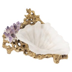 Sculpture d'améthyste et de coquillage