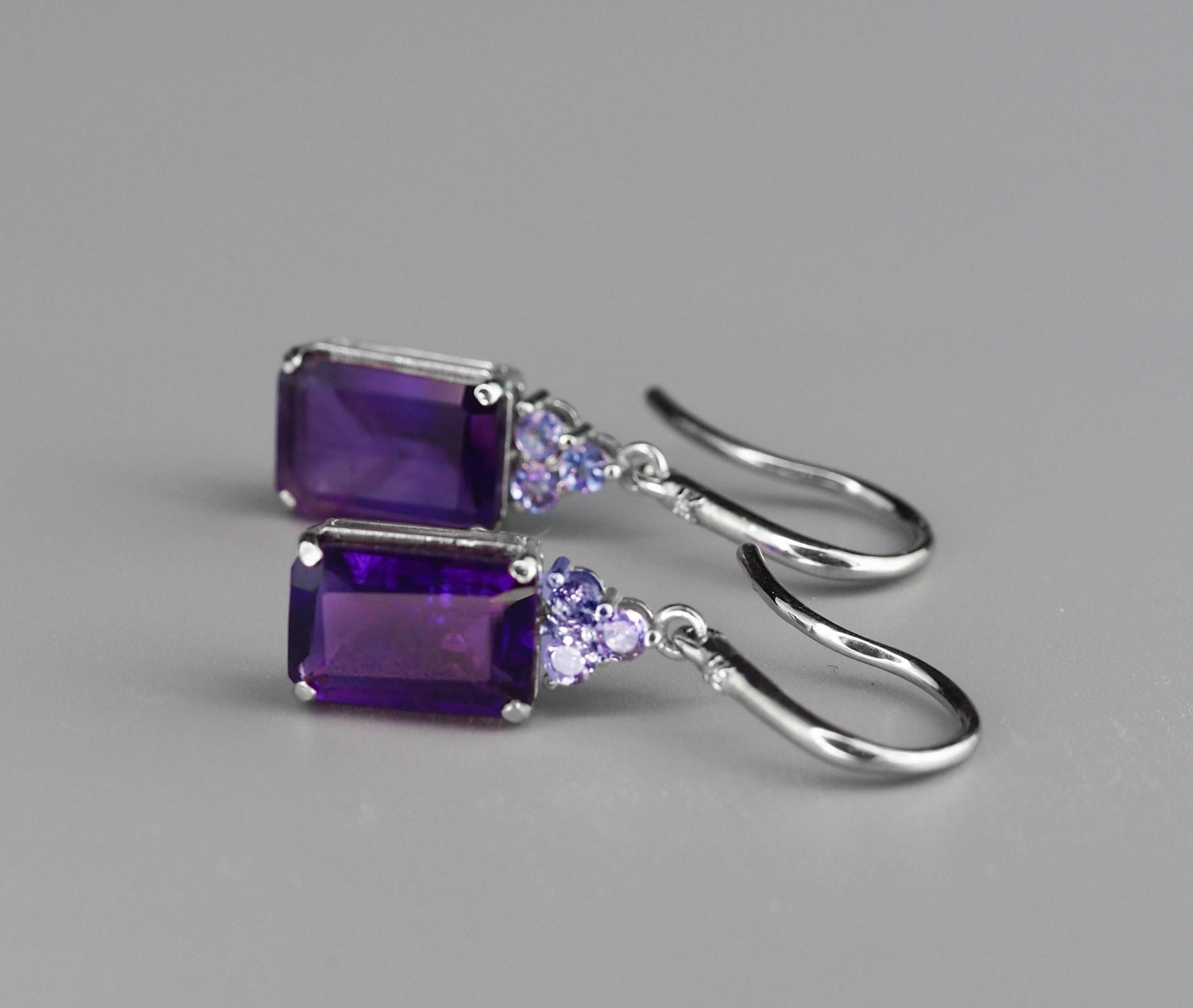 Women's Amethyst and tanzanite earrings For Sale