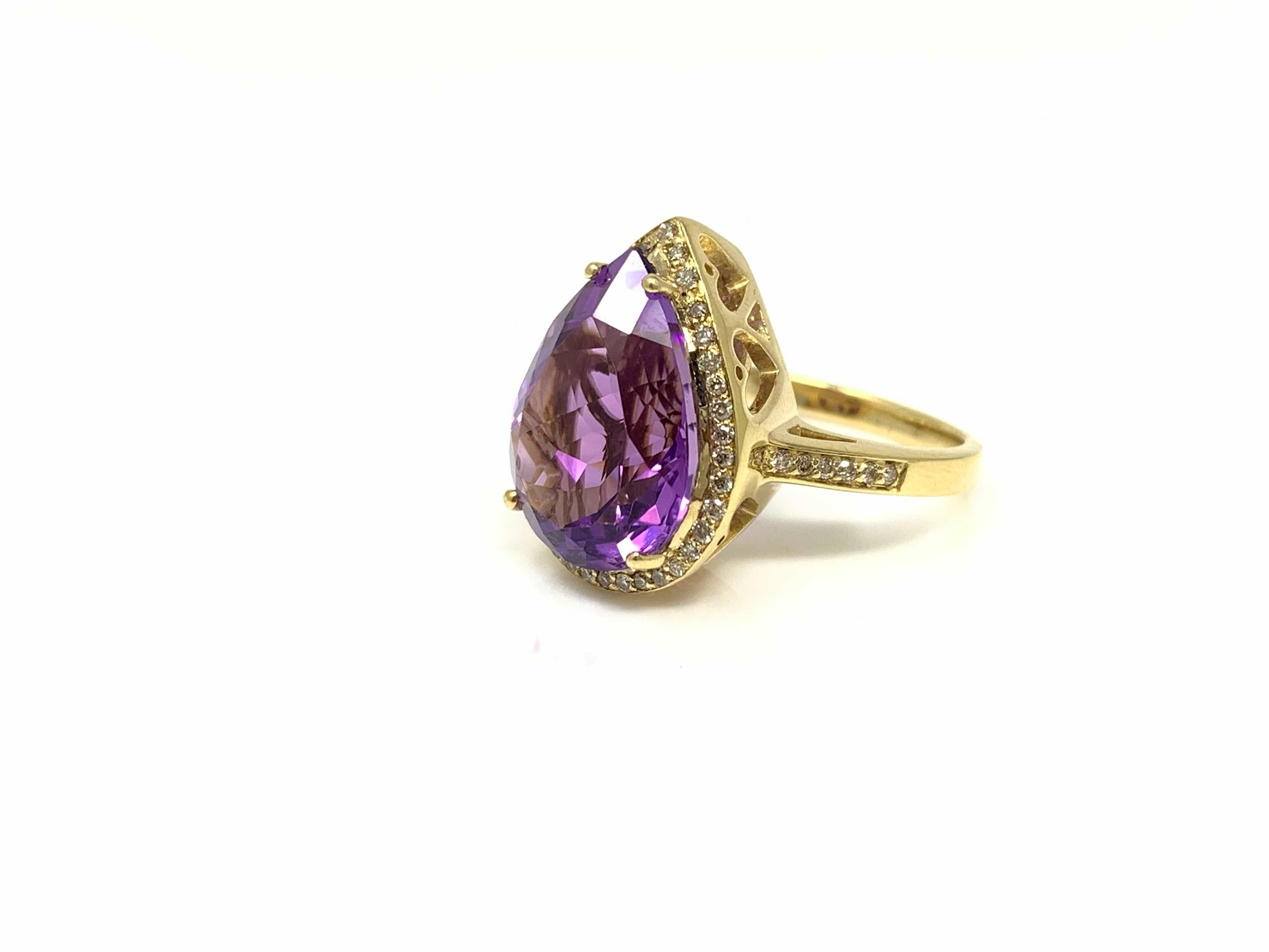 Amethyst and White Diamond Ring in Yellow Gold For Sale 4