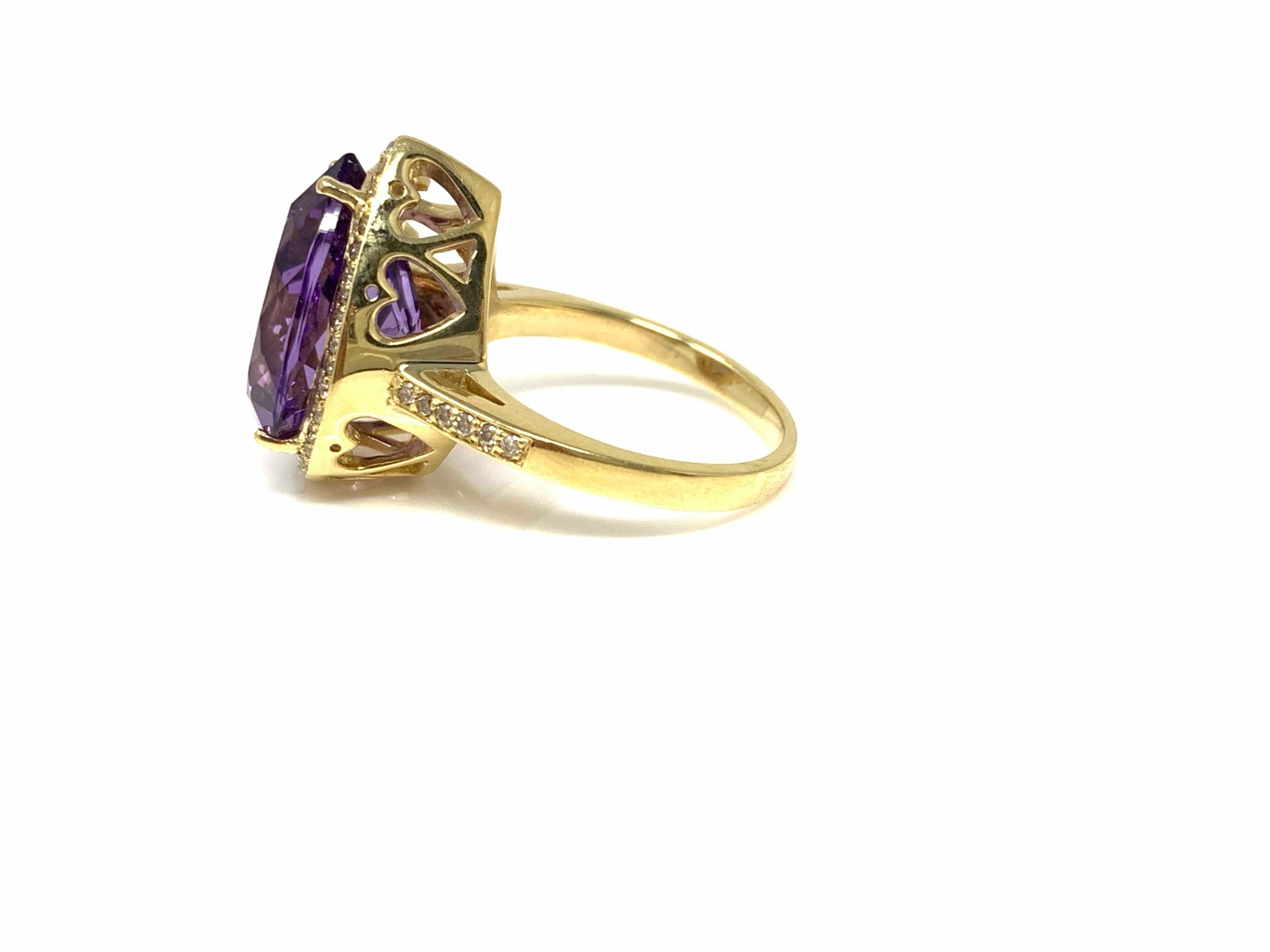 Amethyst and White Diamond Ring in Yellow Gold For Sale 1