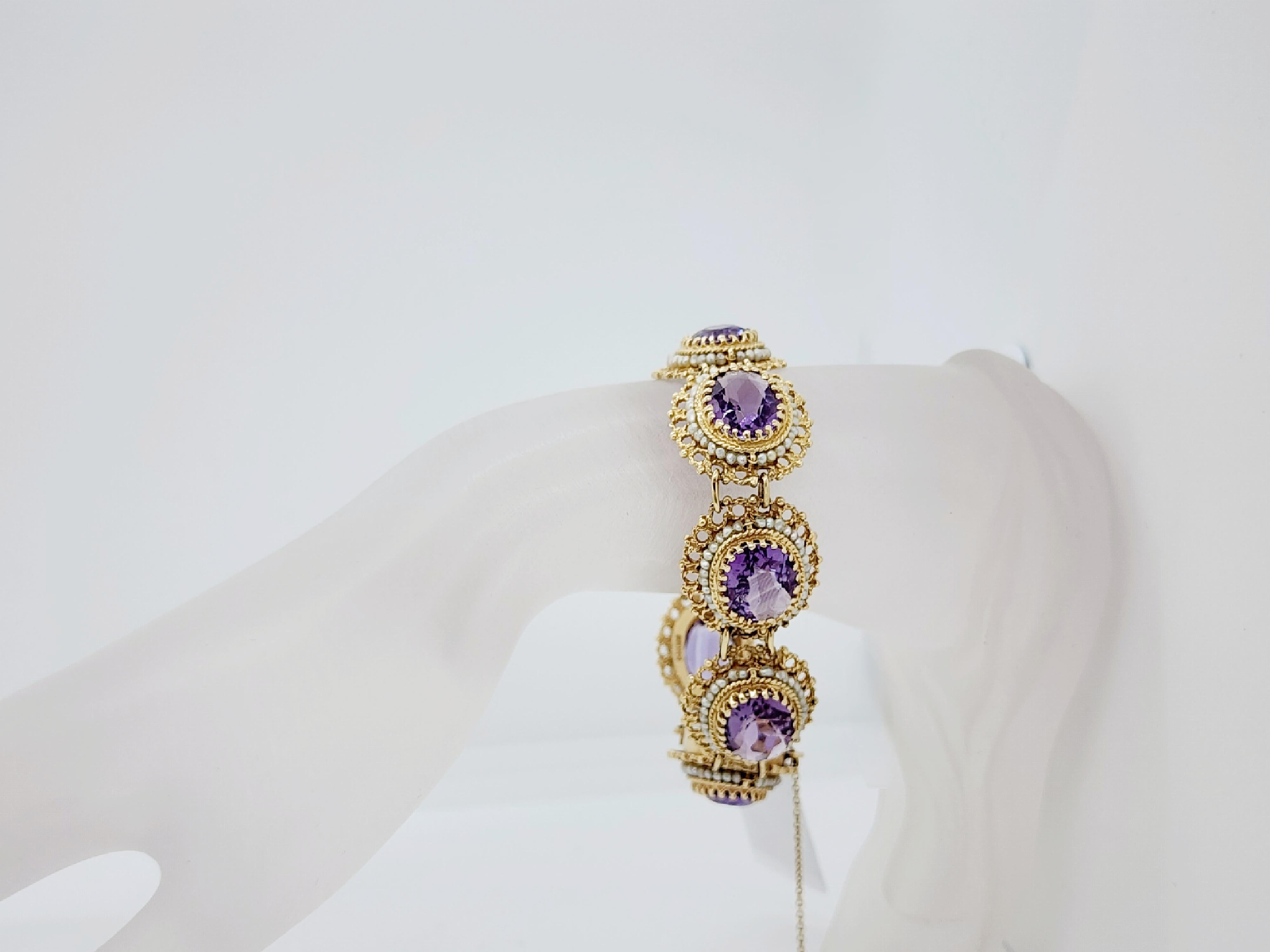 Amethyst and White Pearl Bracelet in 14k Yellow Gold In New Condition For Sale In Los Angeles, CA