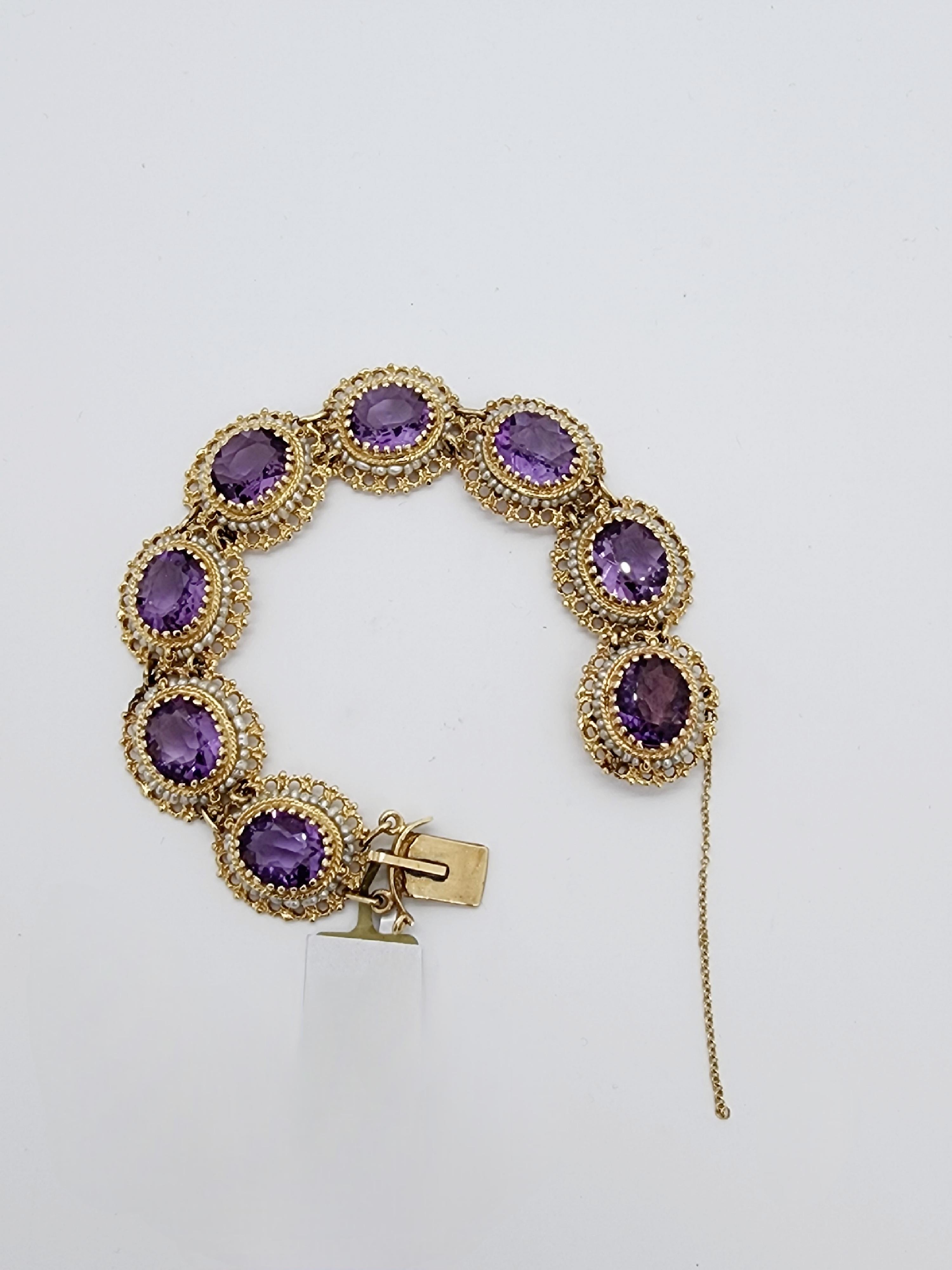 Amethyst and White Pearl Bracelet in 14k Yellow Gold For Sale 1