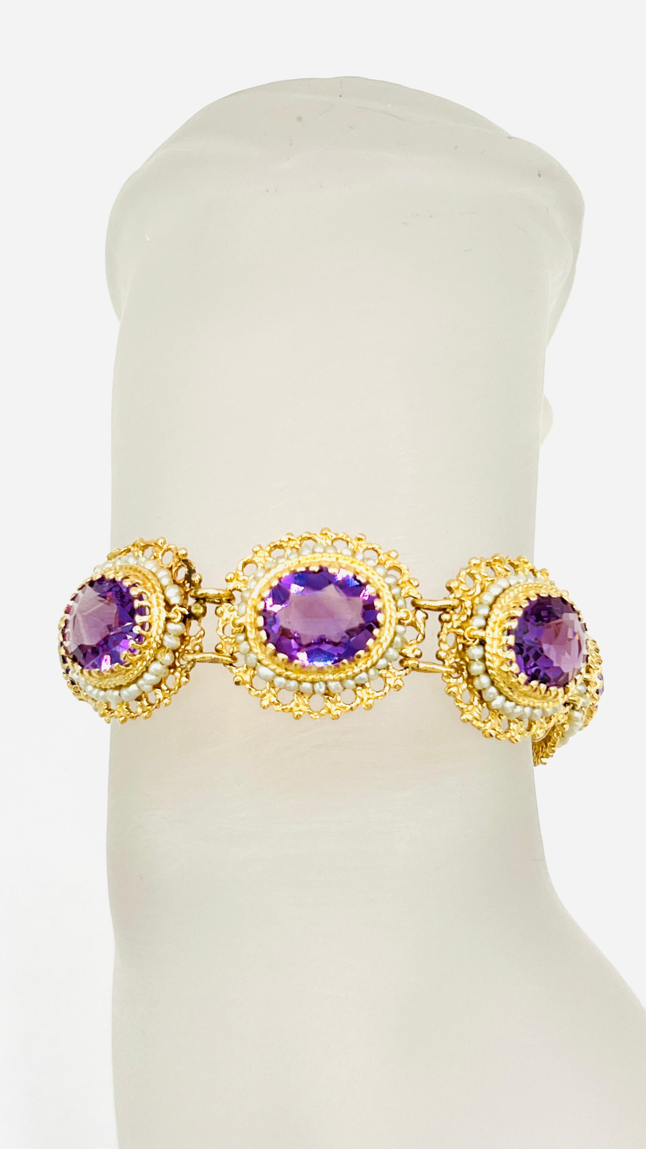 Amethyst and White Pearl Bracelet in 14k Yellow Gold For Sale 1