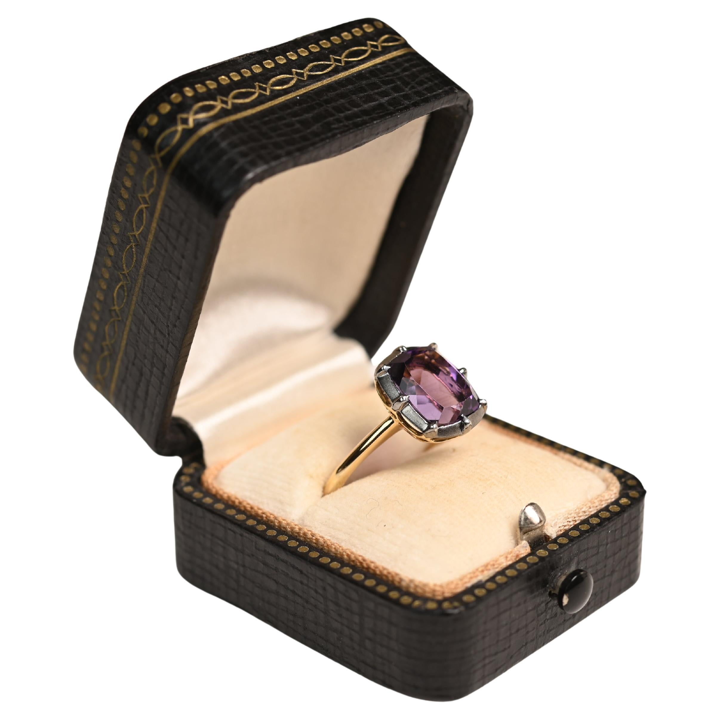 Amethyst (Approx 3.40-Carats) Blackened Ring, 18K Yellow Gold For Sale