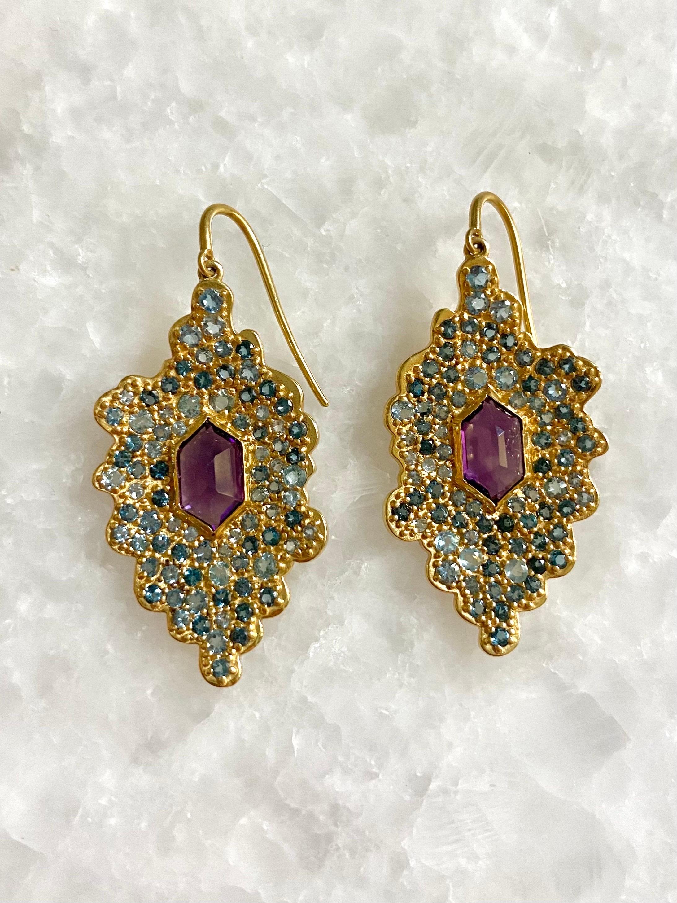 Amethyst, Aquamarine and 18kt Gold Earrings by Lauren Harper In New Condition For Sale In Winnetka, IL
