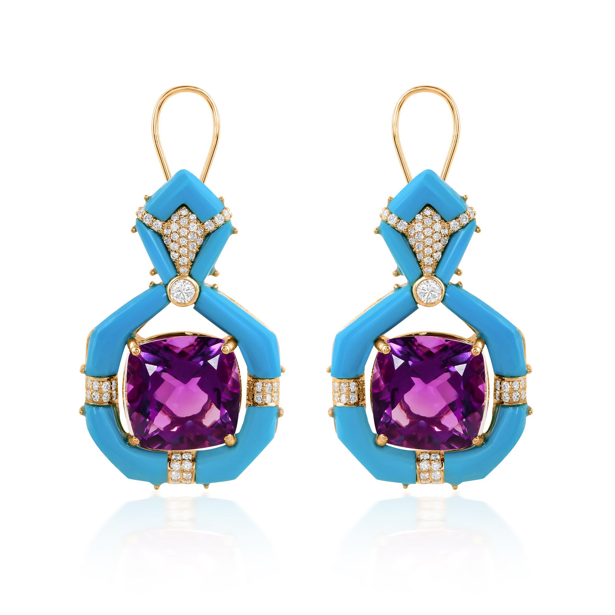 Fundidos en oro de 14 quilates, estos exquisitos pendientes están engastados con 17,21 quilates de amatista, 13,21 quilates de turquesa y 0,72 quilates de brillantes diamantes.

SIGUE LA TIENDA DE SPECTRUM JEWELS para ver la última colección y