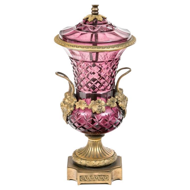 Urna Campana austriaca a tema neoclassico in ametista montata come lampada