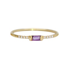 Anillo de amatista baguette y diamante pavé