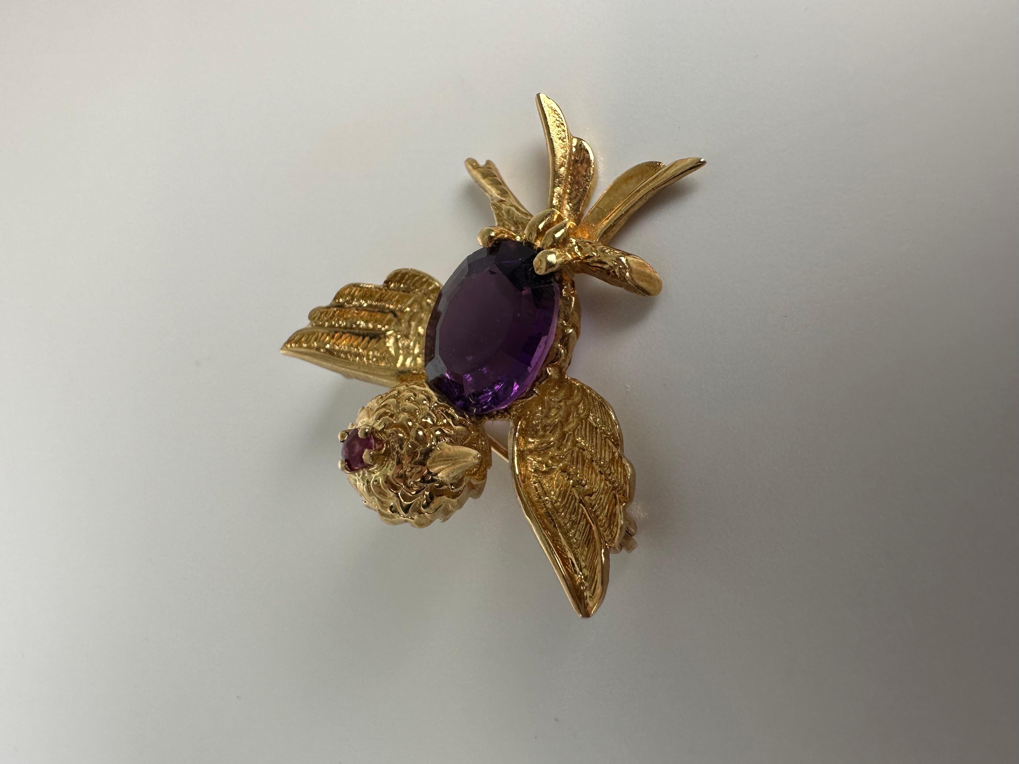 Oval Cut Amethyst Brooch 18KT yellow gold pin For Sale