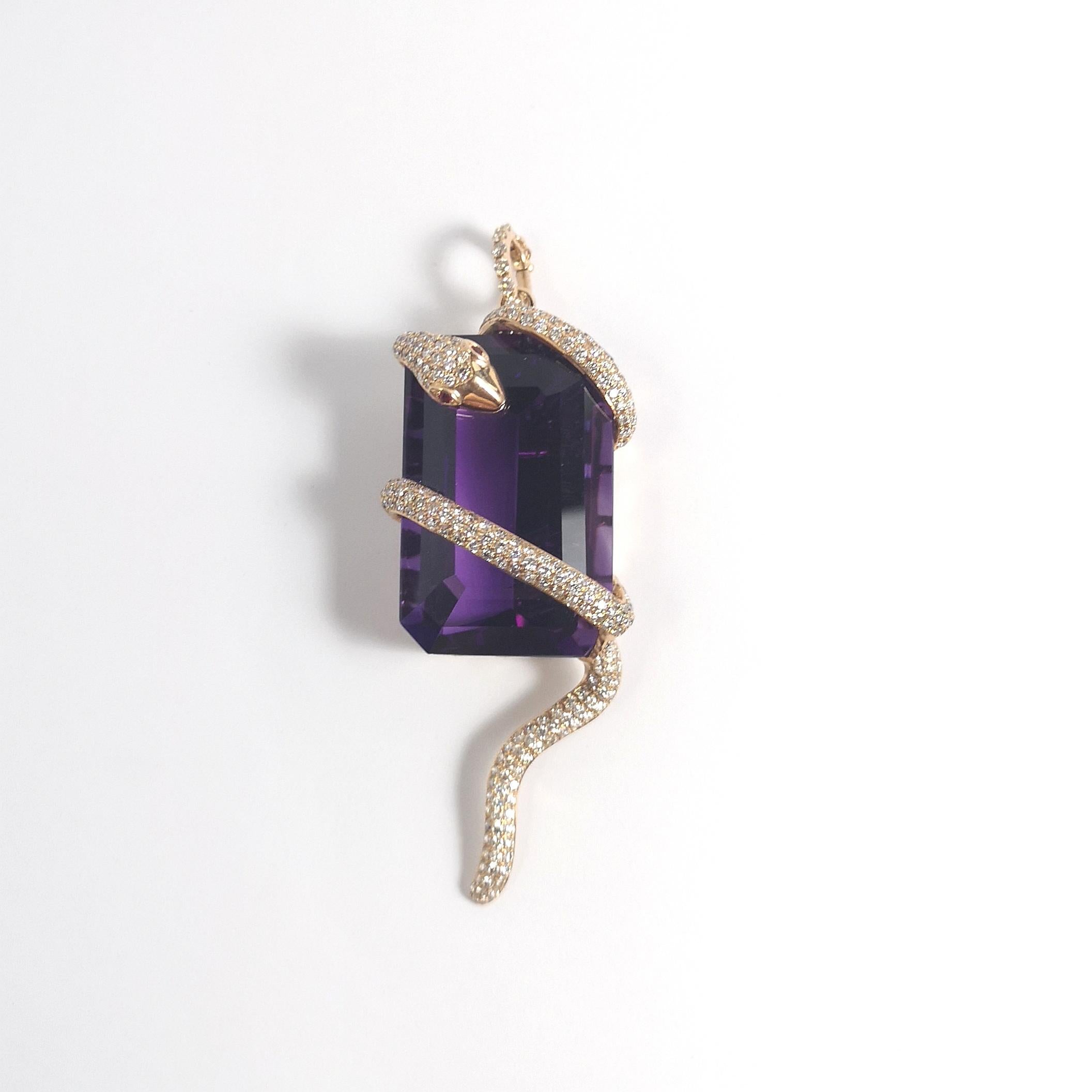 Ciondolo a forma di serpente con ametista, diamante marrone e rubino in oro rosa 18K In condizioni Nuovo in vendita a Bangkok, TH