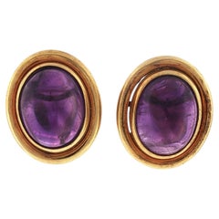 Boucles d'oreilles à clip en or jaune 18 carats avec cabochon d'améthyste