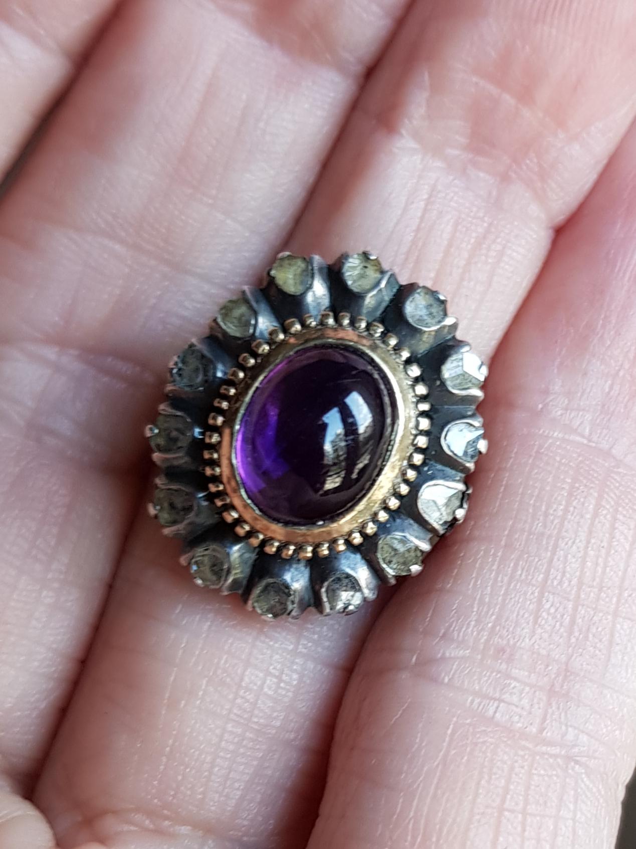 Amethyst Cabochon and Rose Cut Diamond Ring For Sale 3