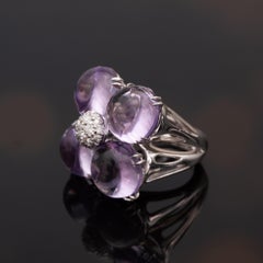 Bague fleur en or blanc 18 carats avec améthyste en cabochon et diamant