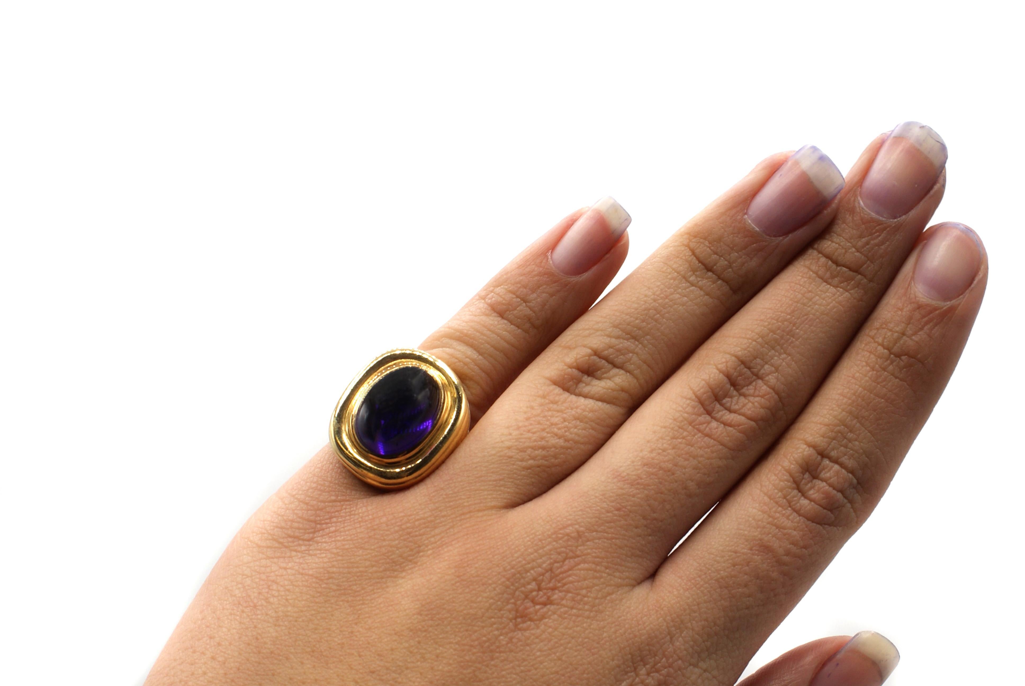 Amethyst Cabochon Ribbed Gold 1980s Cocktail Ring 1