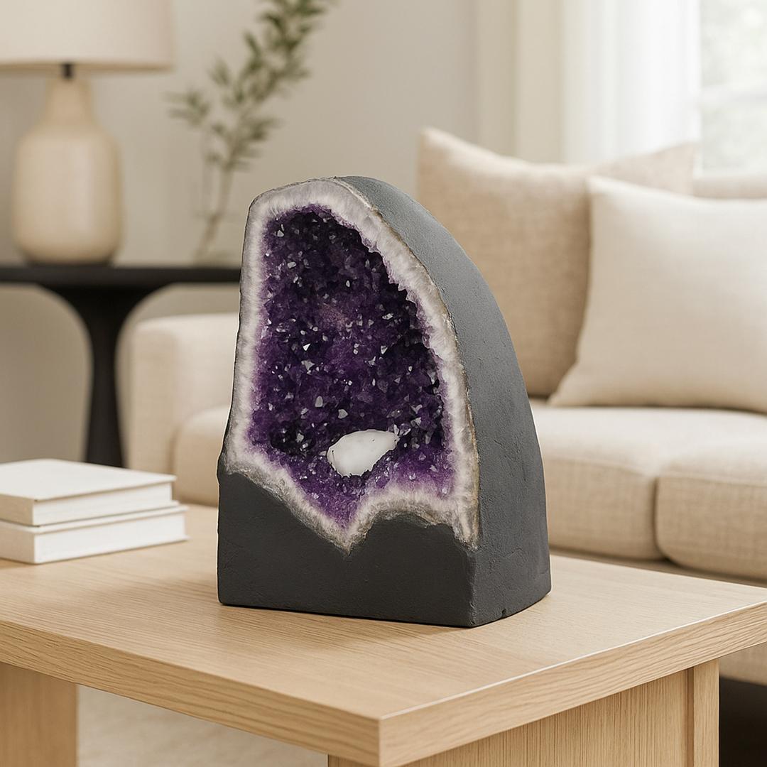 XXIe siècle et contemporain Cathedrale en améthyste avec inclusions de quartz en vente