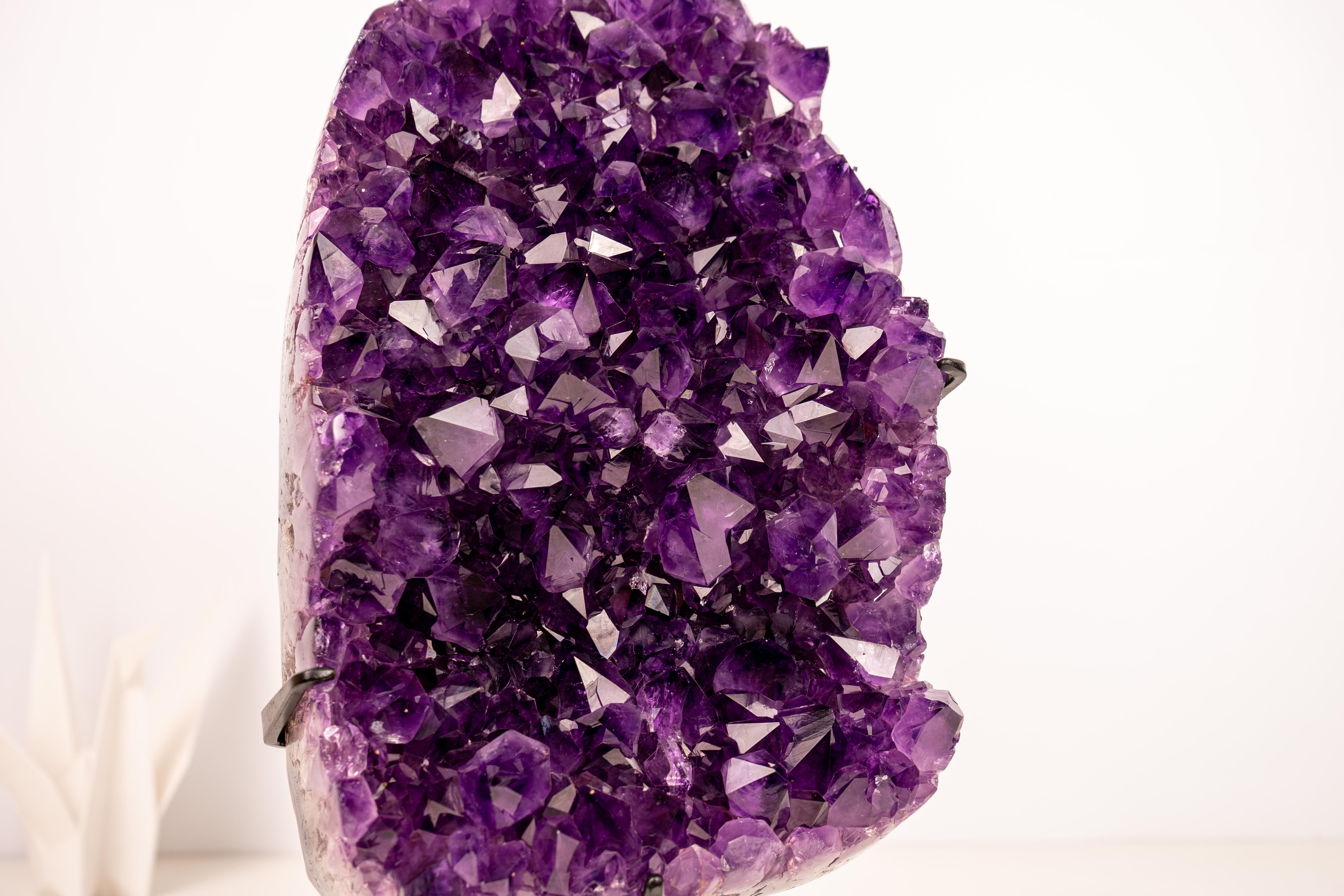 Racimo de Amatista con Cristales Morado Profundo - Decoración Escultural de Cristal en venta 5