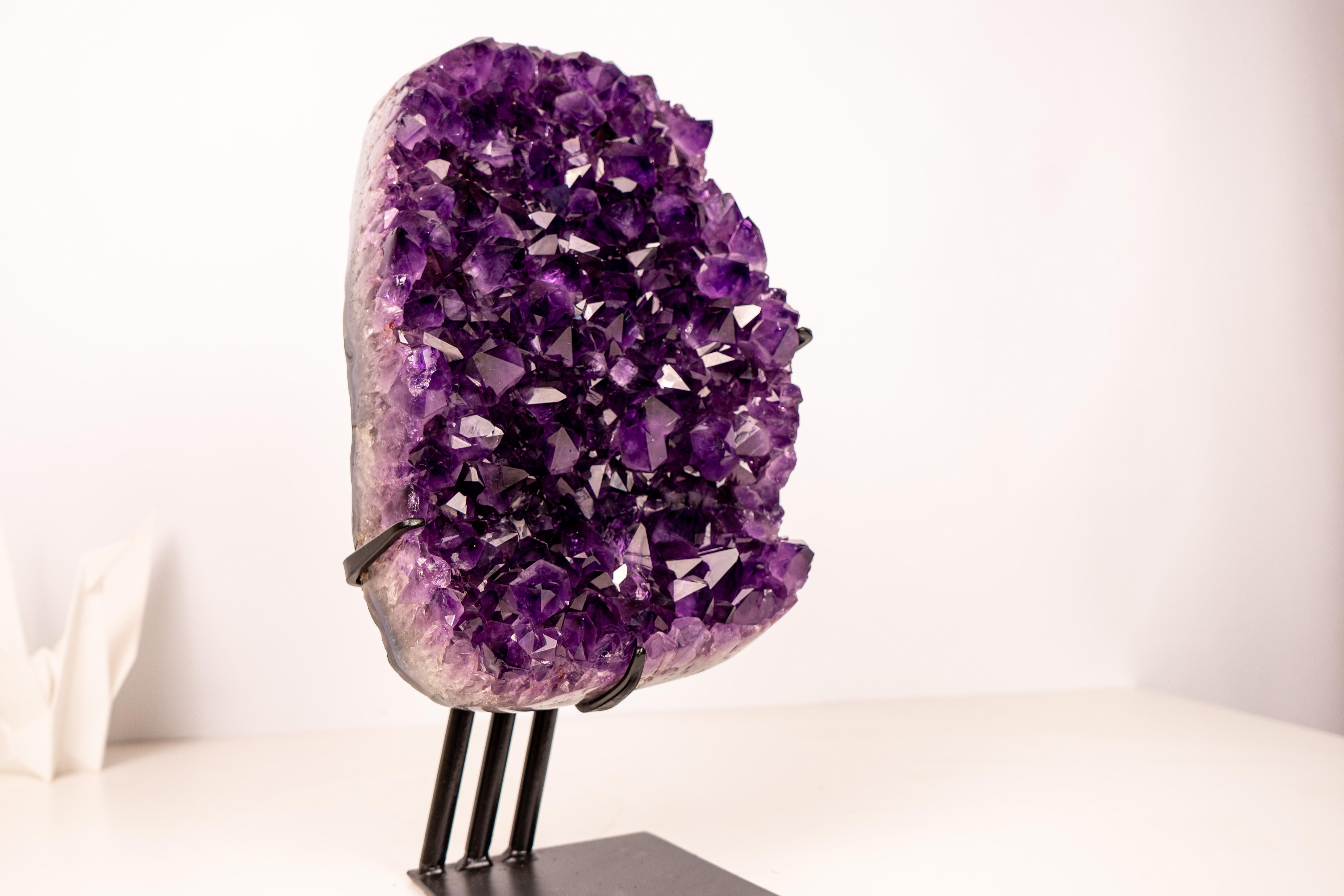 Racimo de Amatista con Cristales Morado Profundo - Decoración Escultural de Cristal en venta 6