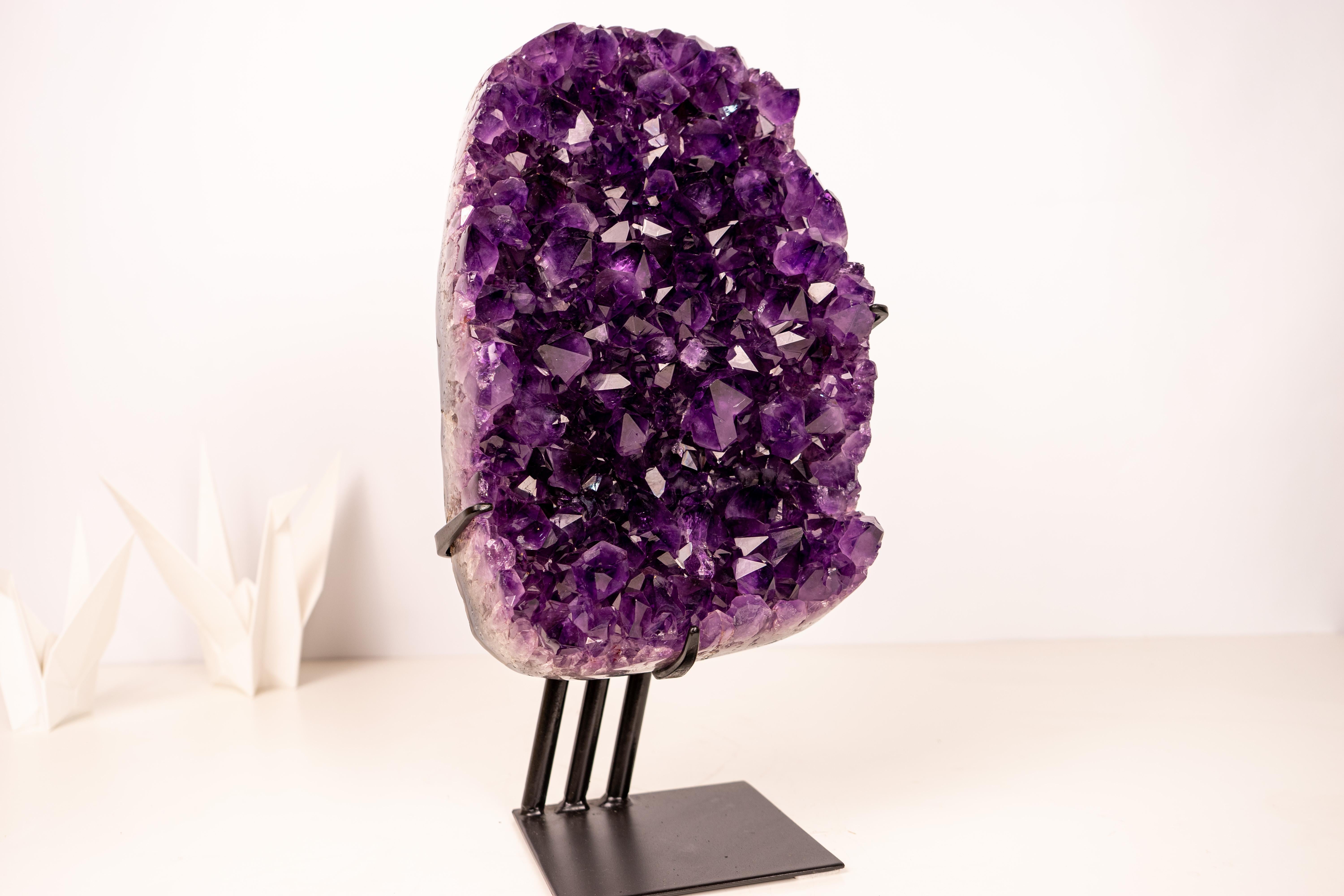 Racimo de Amatista con Cristales Morado Profundo - Decoración Escultural de Cristal en venta 7