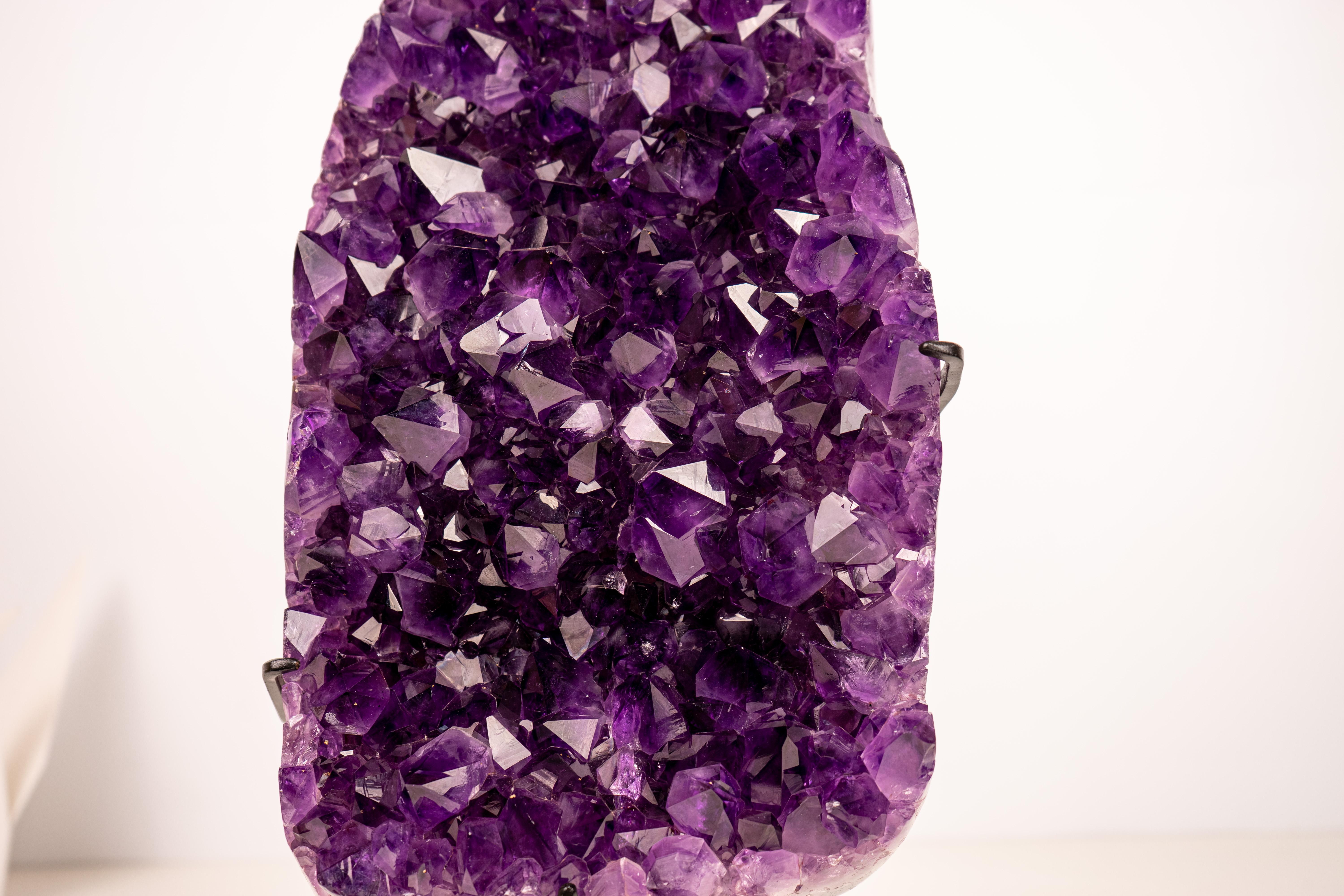 Racimo de Amatista con Cristales Morado Profundo - Decoración Escultural de Cristal Siglo XXI y contemporáneo en venta