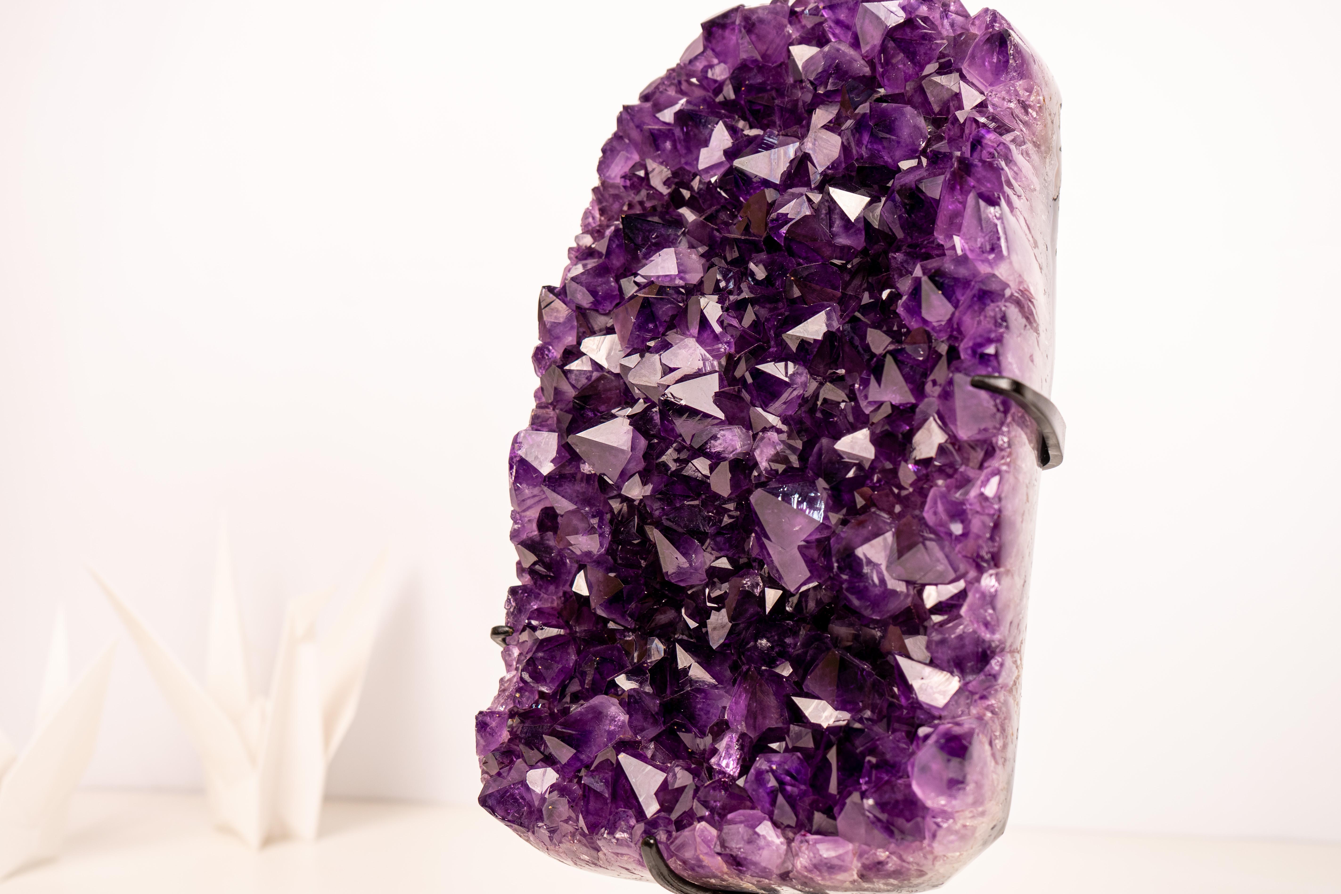 Racimo de Amatista con Cristales Morado Profundo - Decoración Escultural de Cristal en venta 3