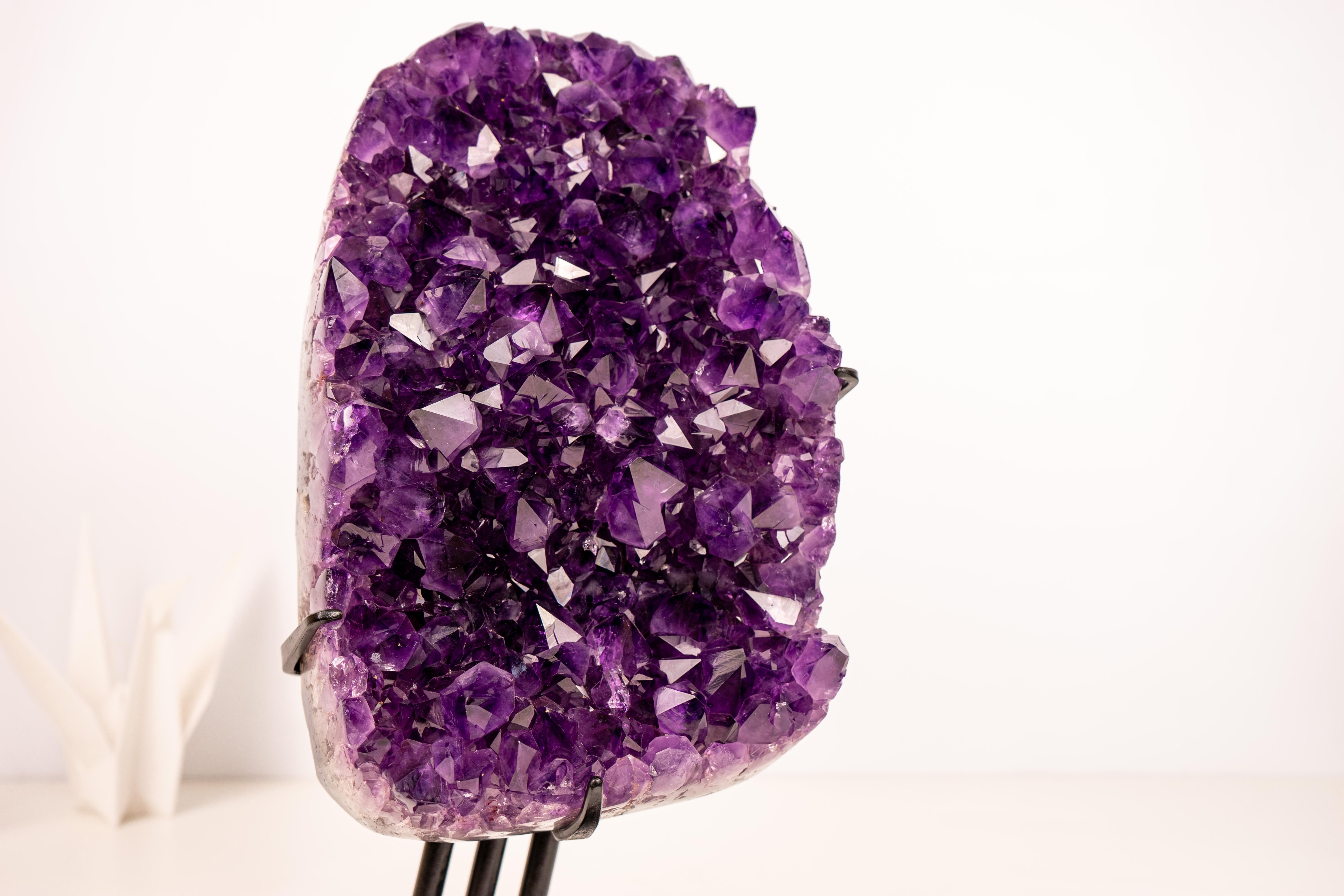 Racimo de Amatista con Cristales Morado Profundo - Decoración Escultural de Cristal en venta 4