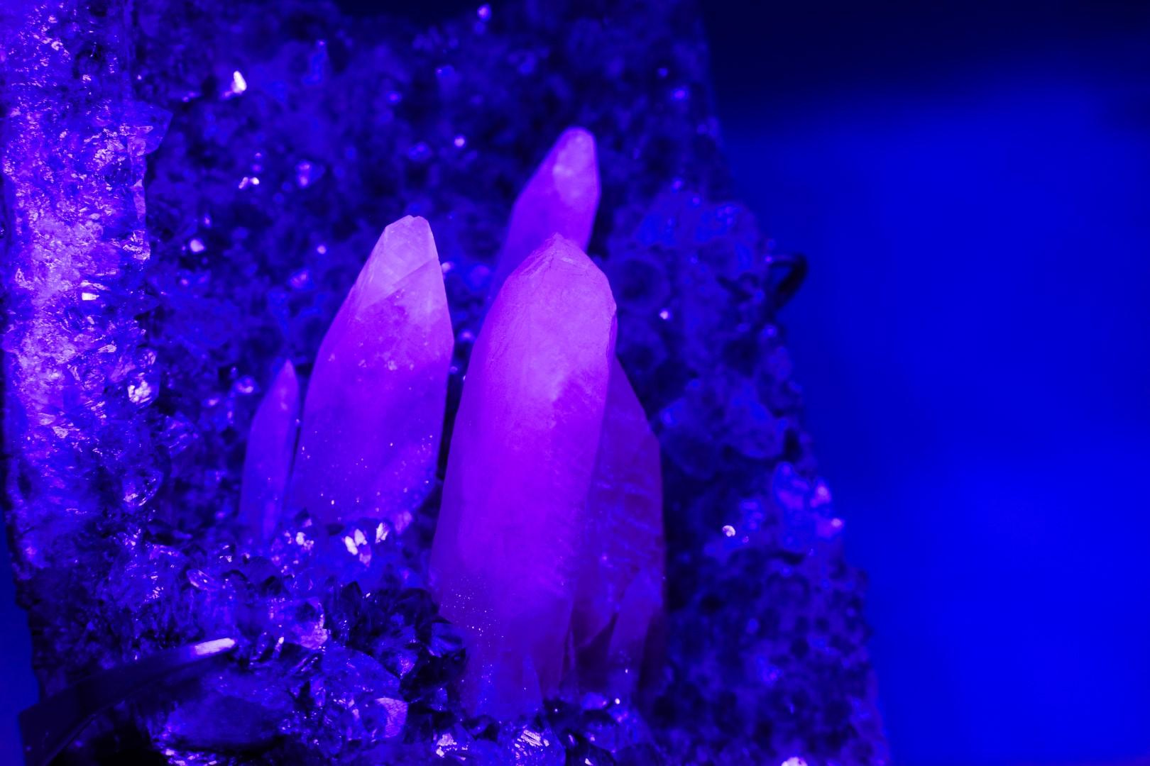 Amethyst Cluster with Rare UV-Reactive Calcite on Lavender Purple Druzy For Sale 9