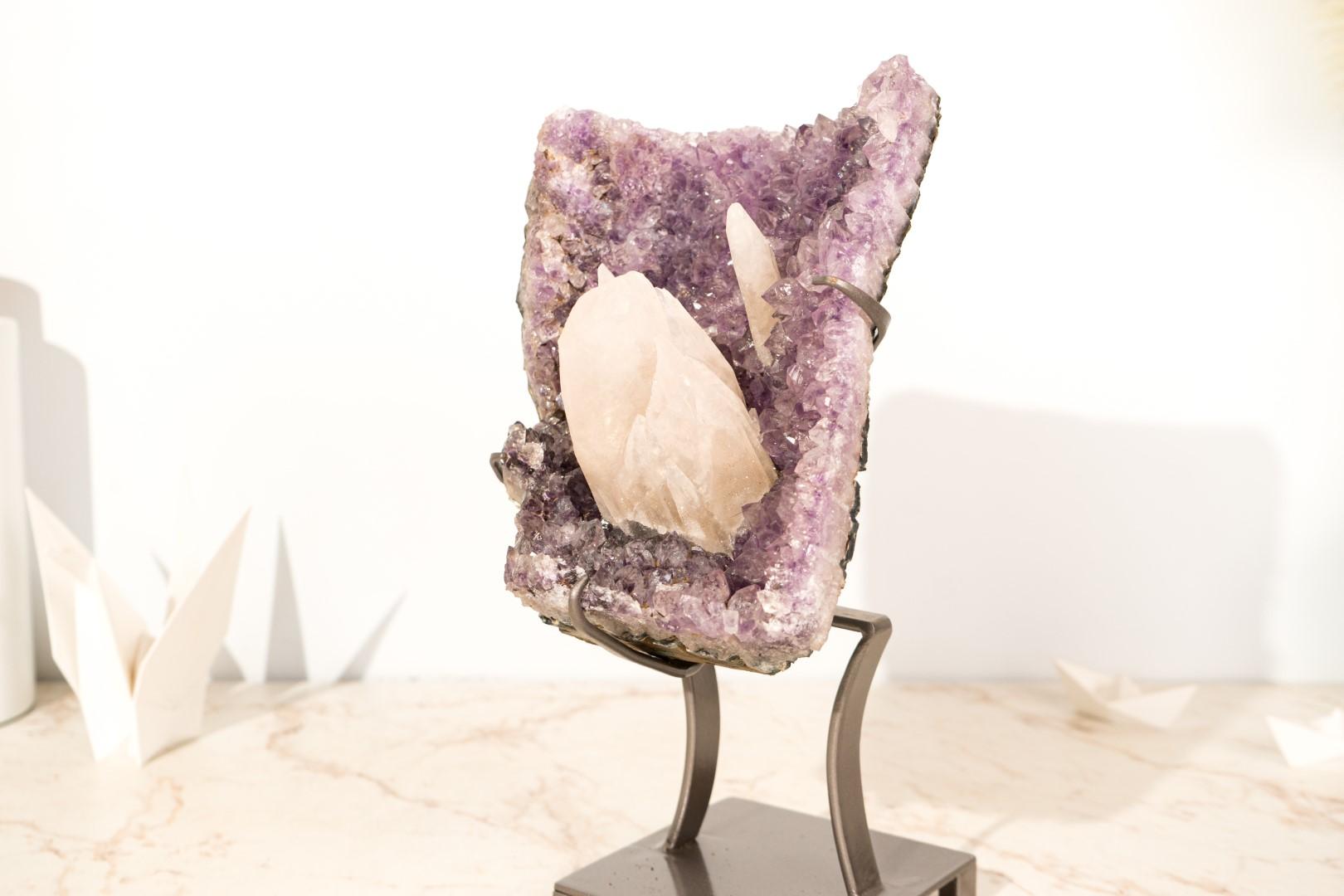 Amethyst Cluster with Rare UV-Reactive Calcite on Lavender Purple Druzy In New Condition For Sale In Ametista Do Sul, BR