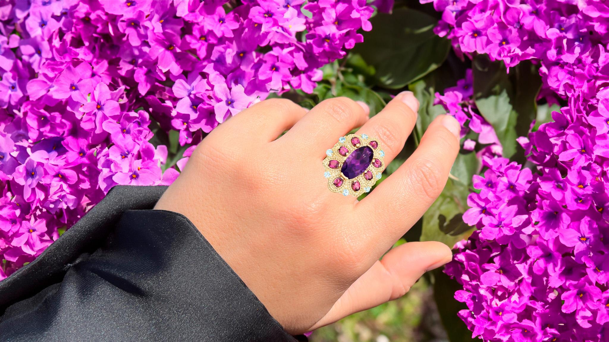 Amethyst-Cocktailring Rhodolith-Granats und blaue Topas 9,10 Karat im Zustand „Hervorragend“ im Angebot in Laguna Niguel, CA