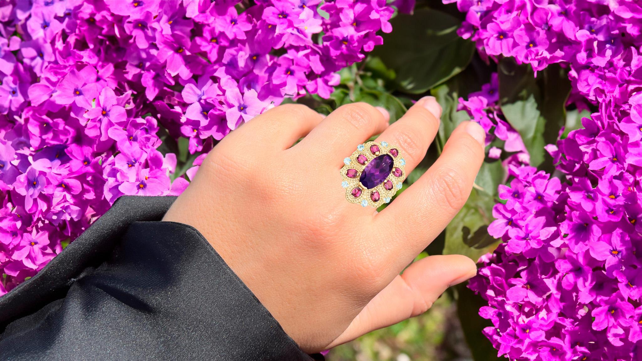 Amethyst Cocktail Ring Rhodolite Garnets and Blue Topazes 9.10 Carats In Excellent Condition For Sale In Laguna Niguel, CA