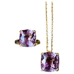Amethyst convertible ring/pendant two way in 18K yellow Gold