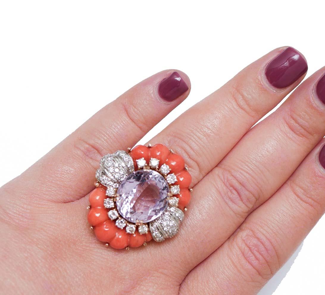 Amethyst, Coral, Diamonds, 14 Karat Rose Gold and White Gold Ring. In Good Condition In Marcianise, Marcianise (CE)