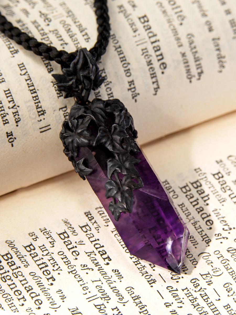 Amethyst Crystal Black Gold Pendant Deep Purple Made in Paris In New Condition For Sale In Berlin, DE