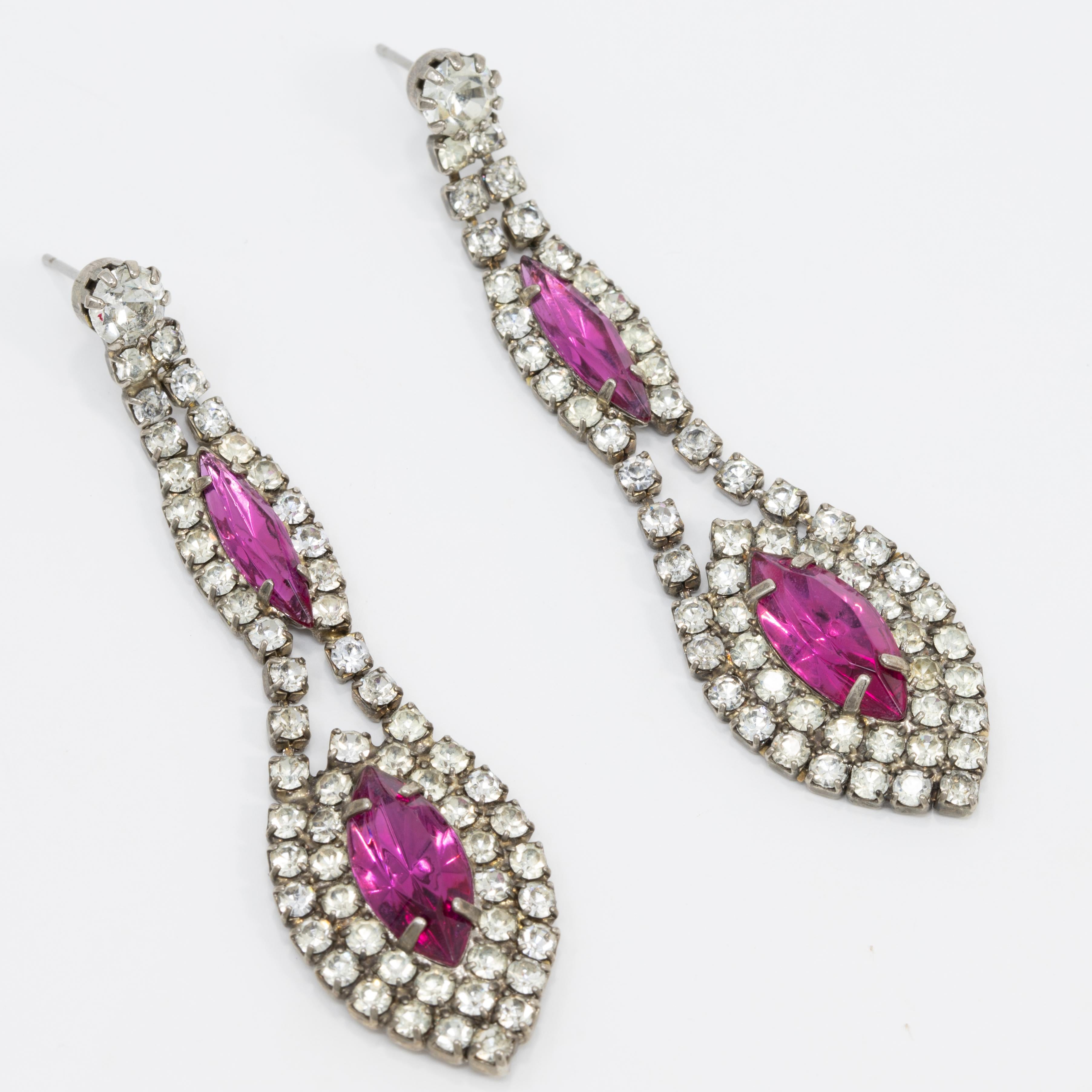 A pair of gleaming vintage drop earrings! Prong-set amethyst crystals accented with clear crystals.

Post backs. Mid 1900s.