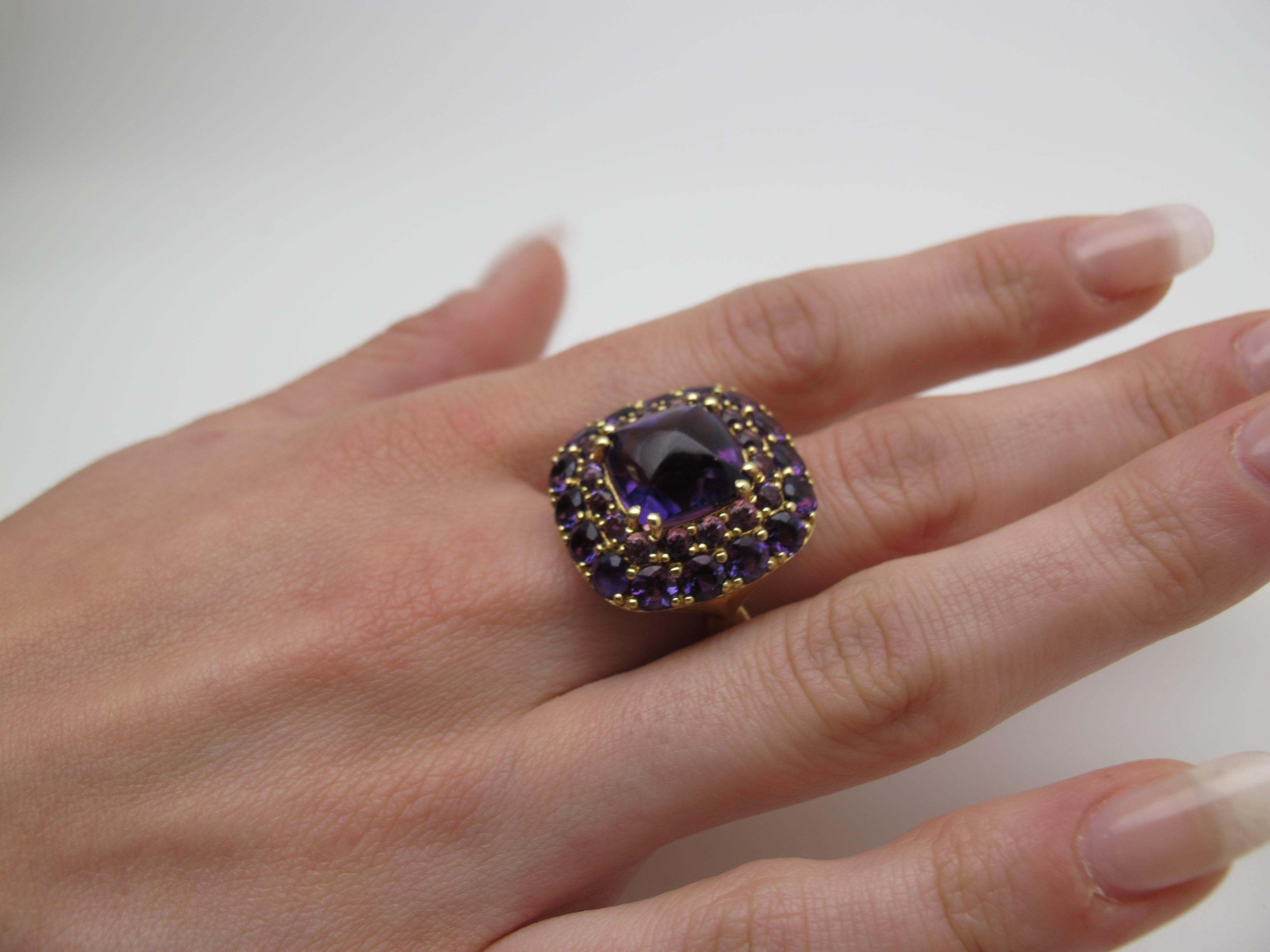 Amethyst Cushion Cut Cabochon Cocktail Ring 18 Karat Yellow Gold In New Condition In Los Angeles, CA