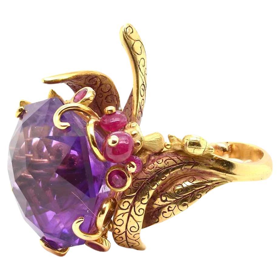 Amethyst designer ring in 18k yellow gold For Sale