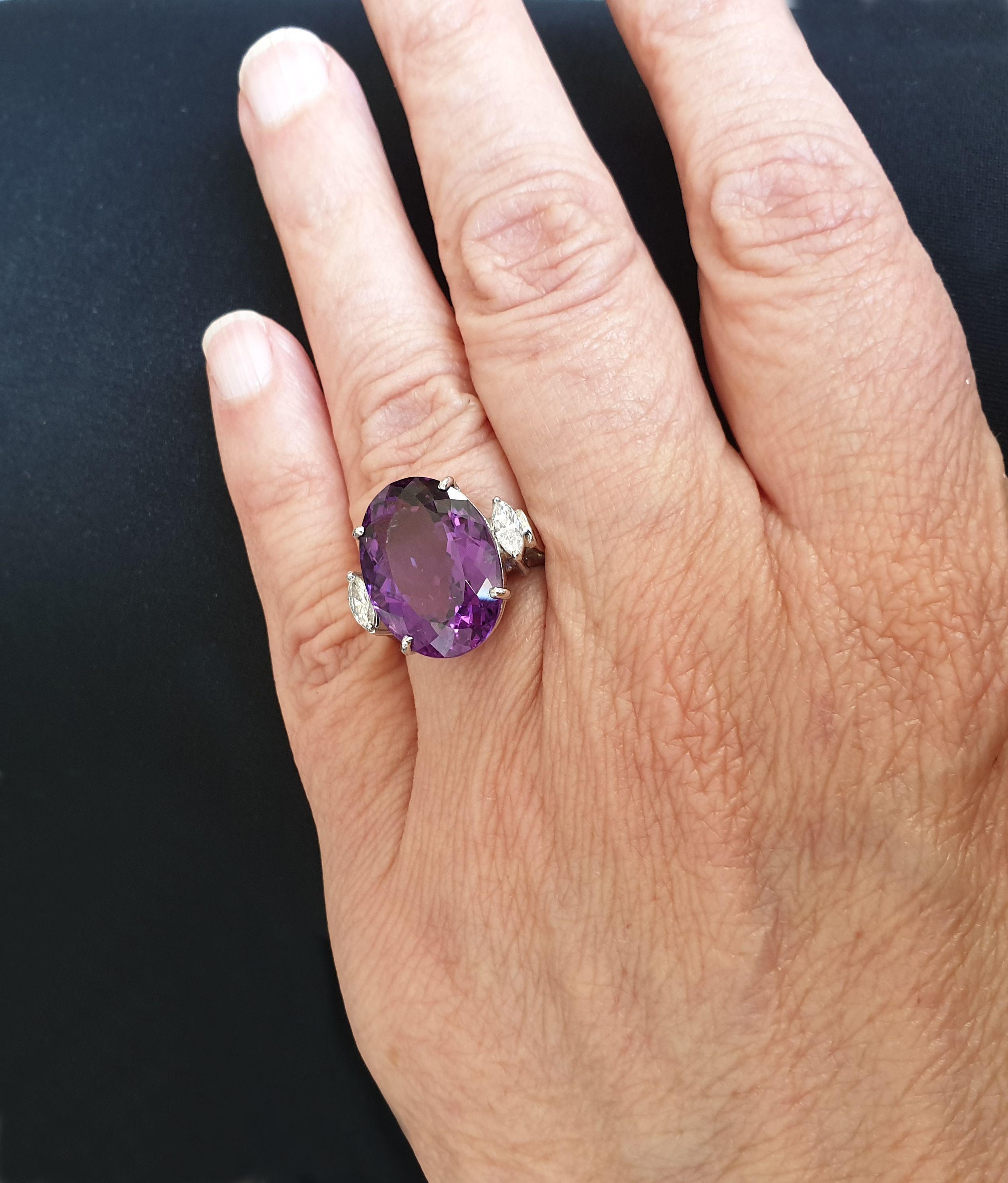 Amethyst Diamond 14 Carat White Gold Cocktail Ring In Excellent Condition For Sale In Berlin, DE