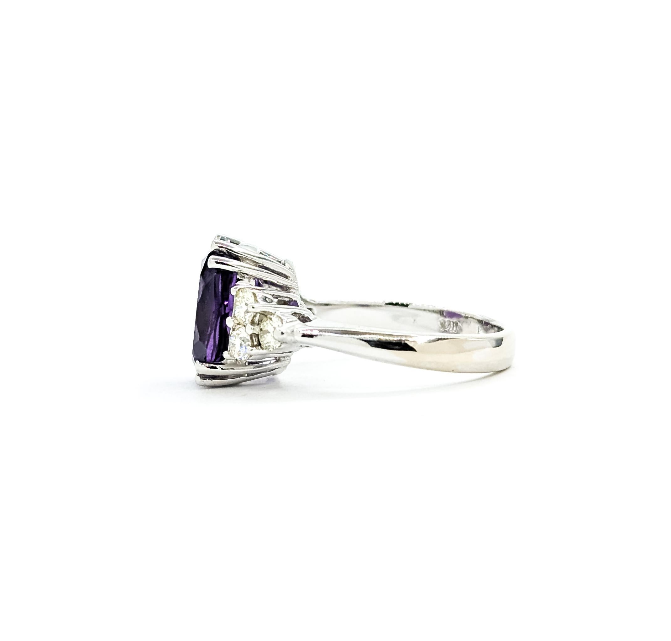 Bague en or blanc 14k ornée d'améthystes et de diamants en vente 1