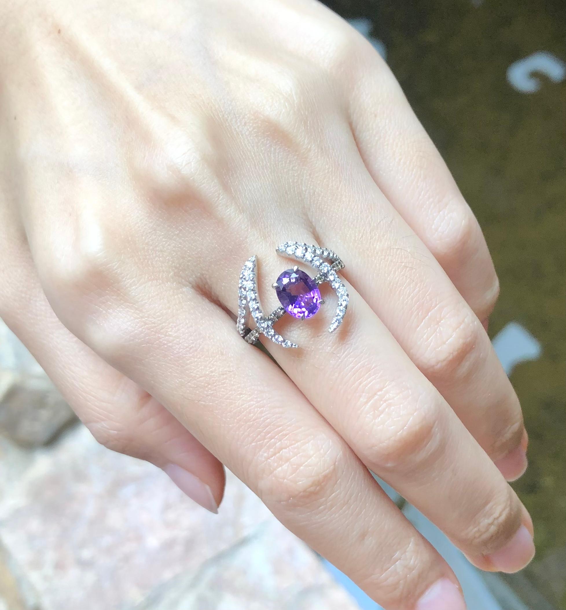 Contemporain Bague en or blanc 18 carats avec améthyste, diamant et diamant brun de Kavant & Sharart en vente