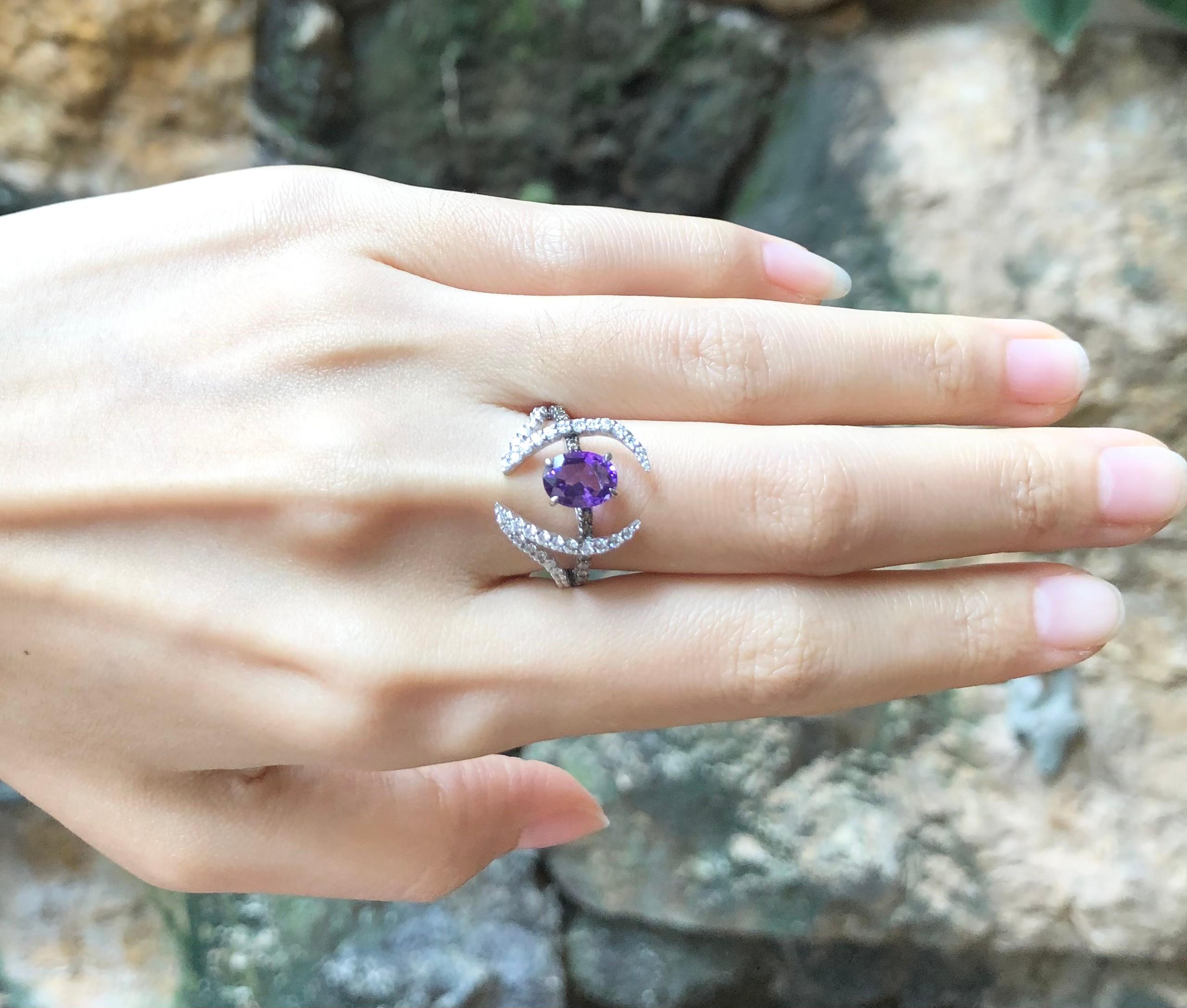 Bague en or blanc 18 carats avec améthyste, diamant et diamant brun de Kavant & Sharart Pour femmes en vente