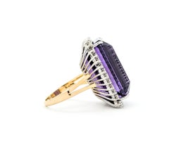 Anello cocktail con ametista e diamante in 14 carati