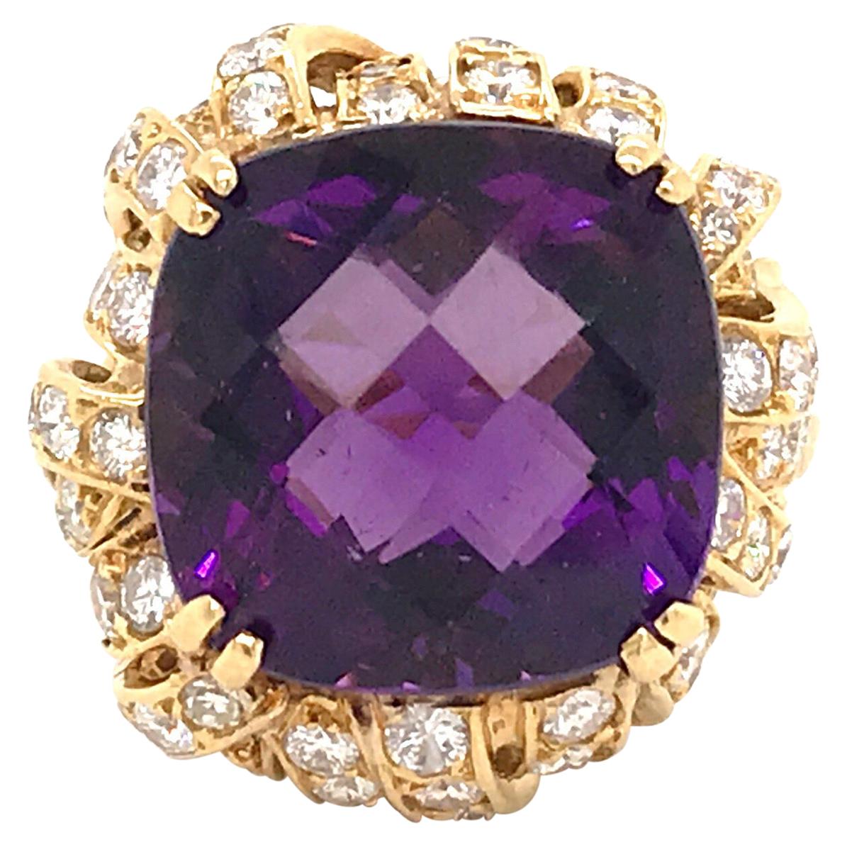 Amethyst Diamond Gold Cocktail Ring 23 Carat 18 Karat Yellow Gold