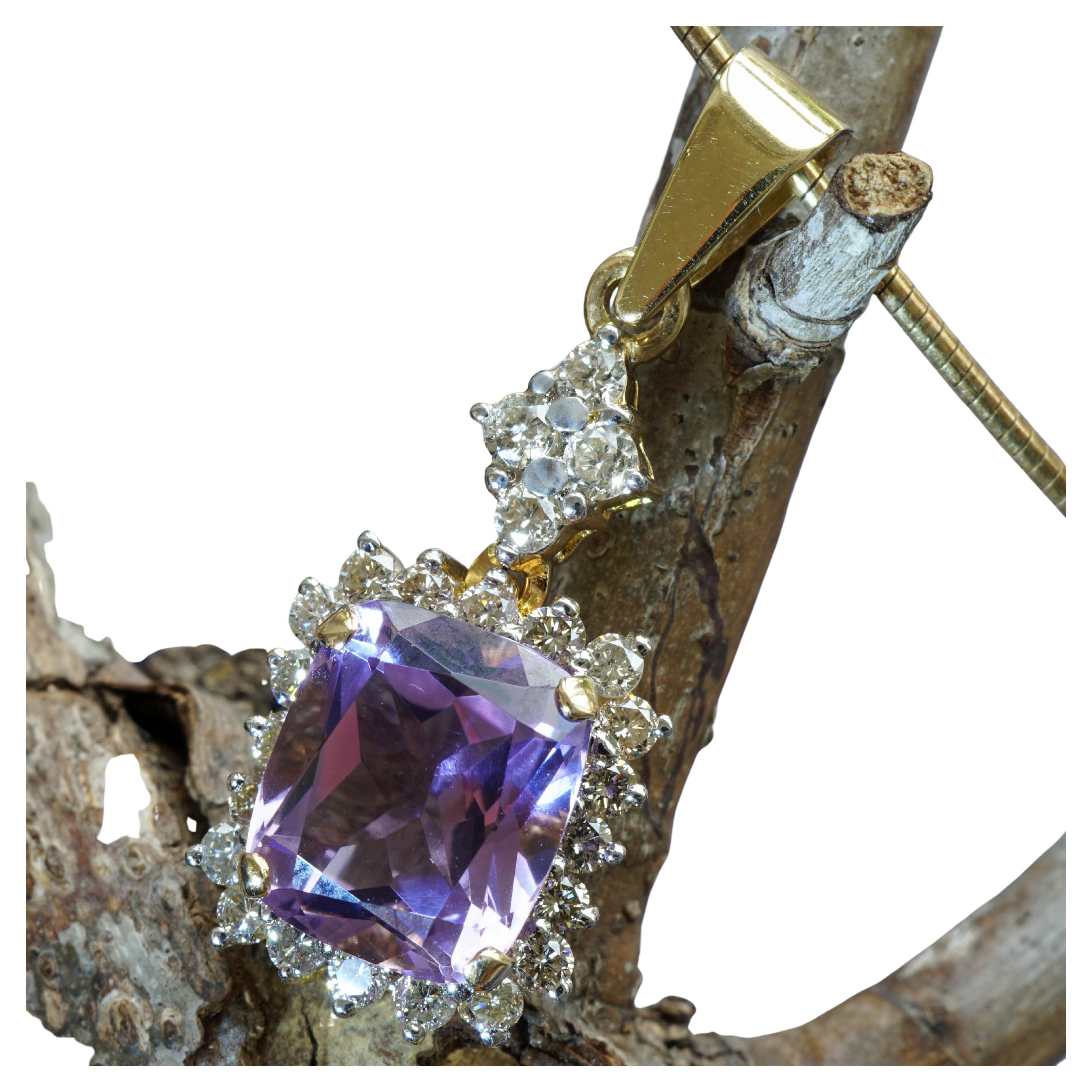 Amethyst Diamond Pendant 18 Kt Gold Sooo Precious 0.35 Ct W / VS-SI For Sale