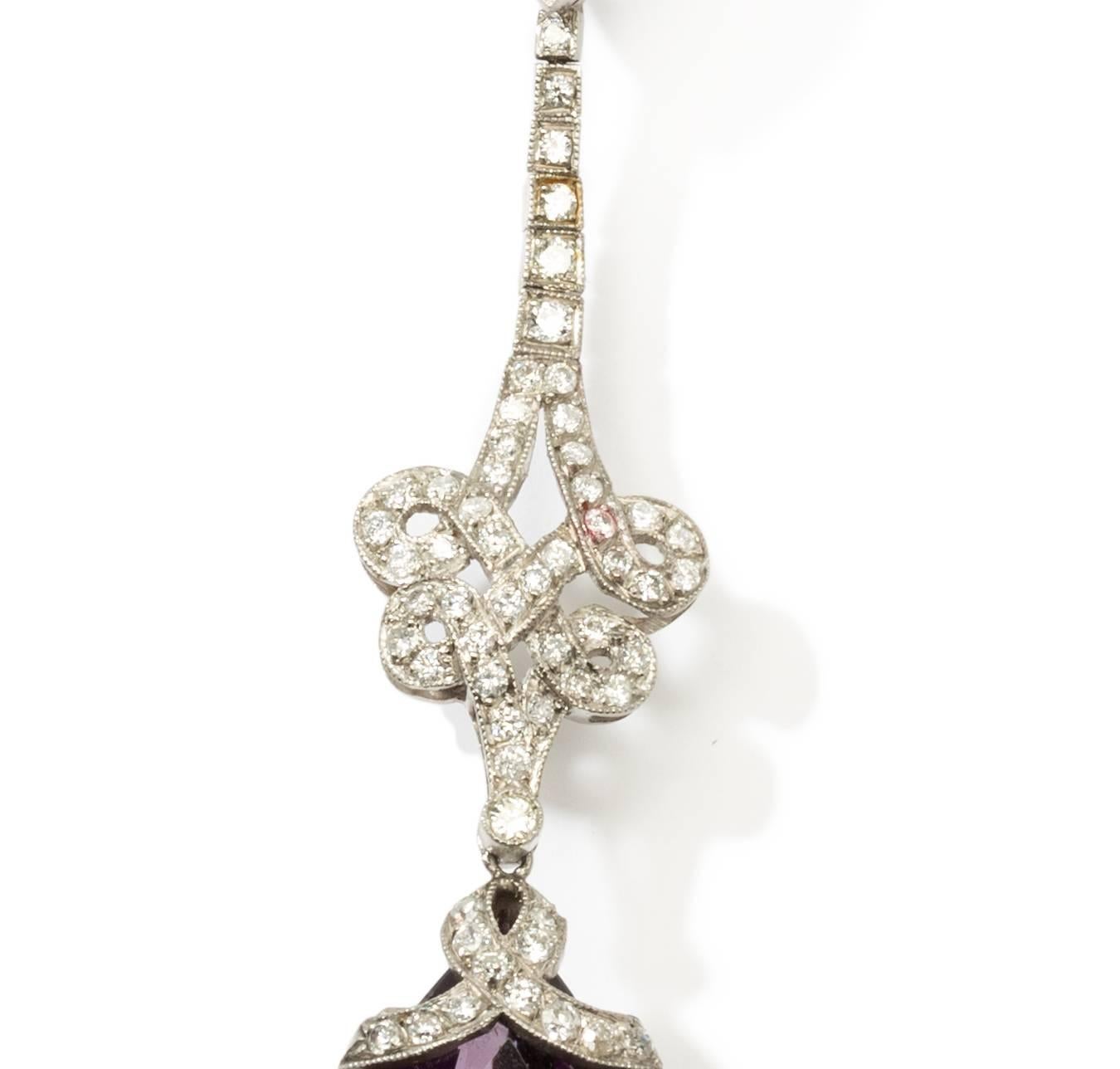 Boucles d'oreilles chandelier en améthyste, diamant et platine Excellent état - En vente à Berlin, DE