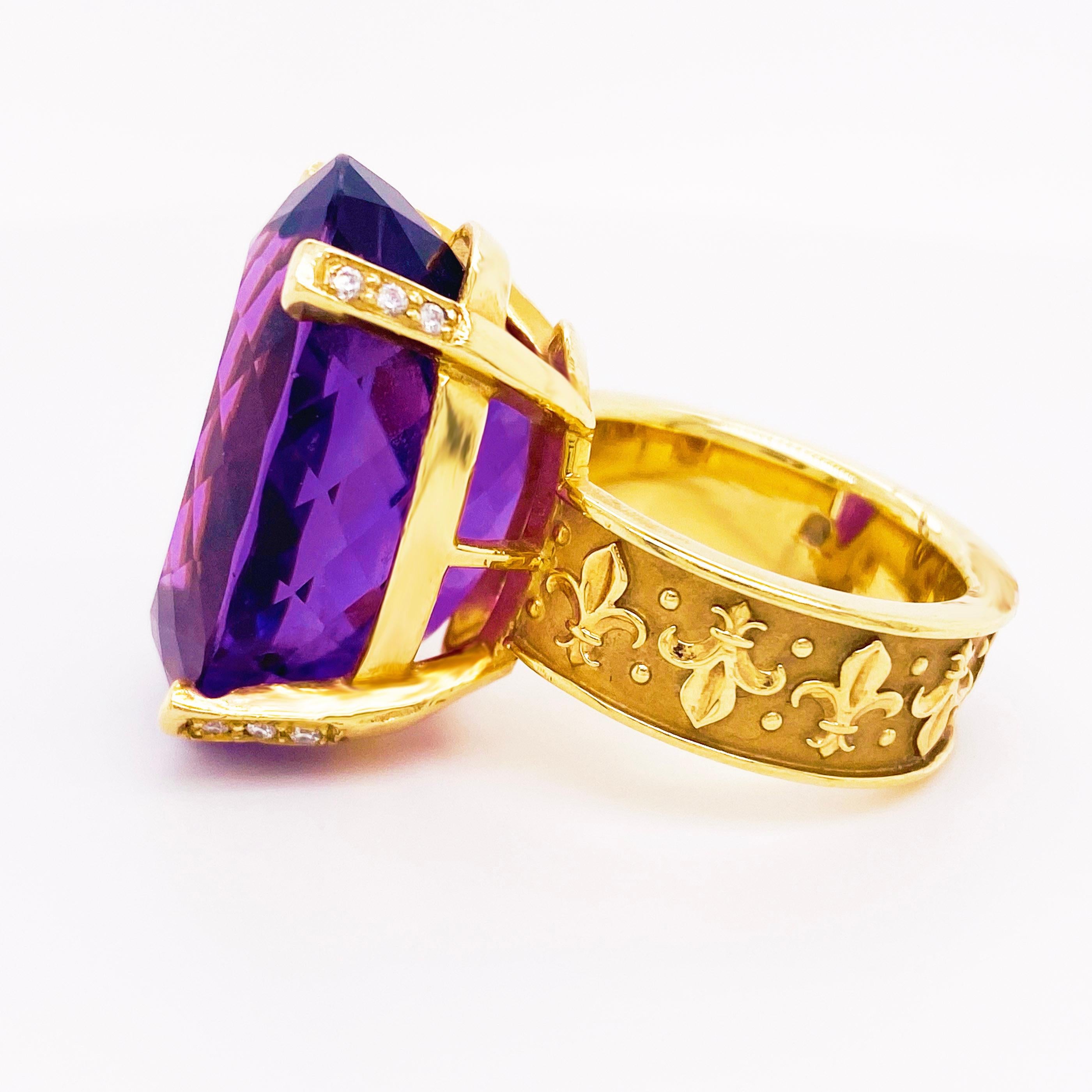 Anillo Amatista y Diamante 36 Quilates Oro 18 Kilates Flor de Lis Púrpura Real Talla XL Corte oval en venta